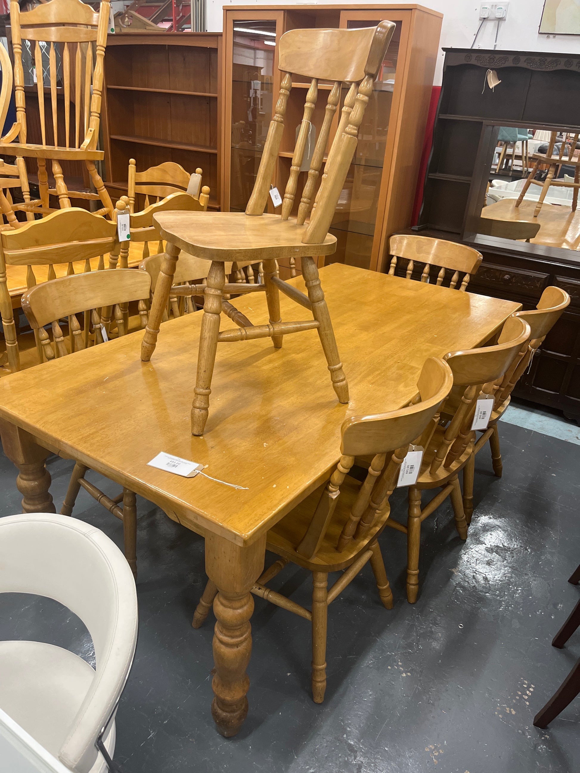 Solid oak rectangular dining table with solid oak frame and 8 matching solid dining chairs 3225