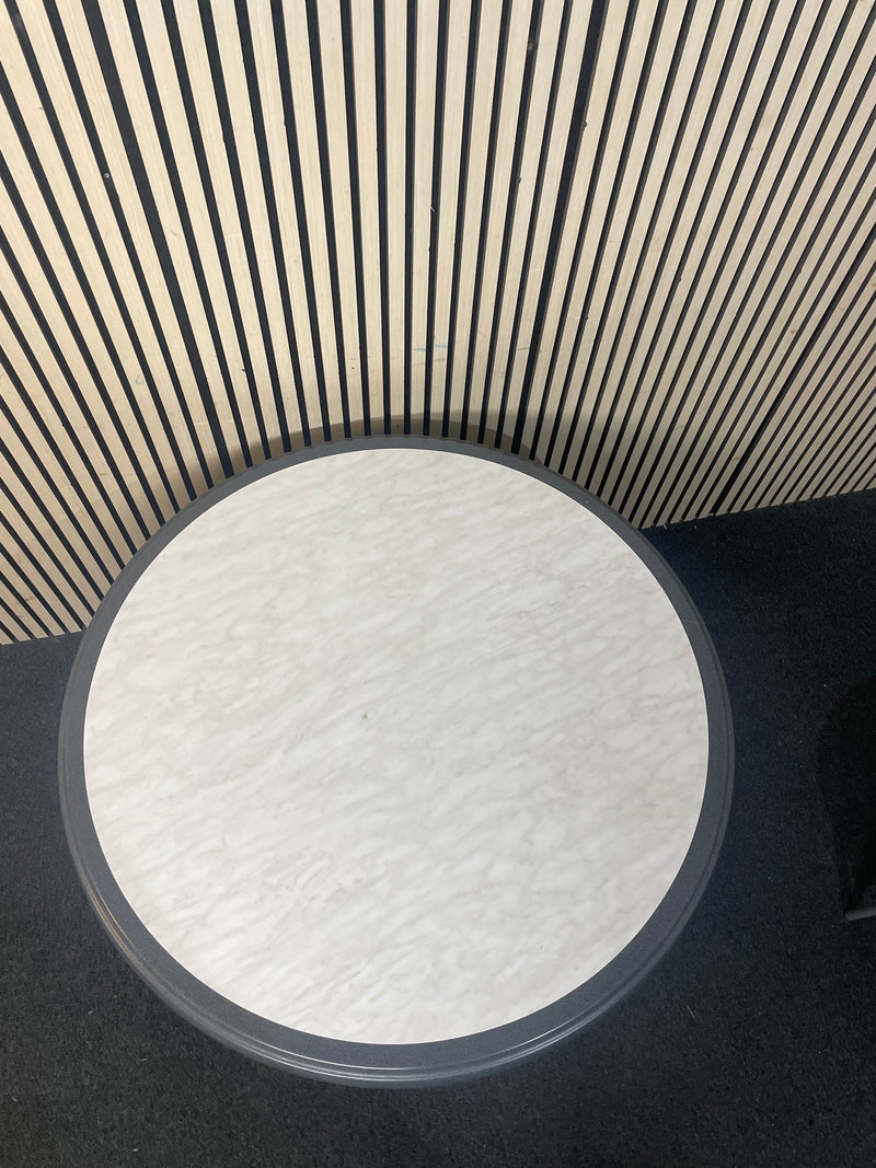 White circular plastic top table with 4 grey metal dining chairs   44652