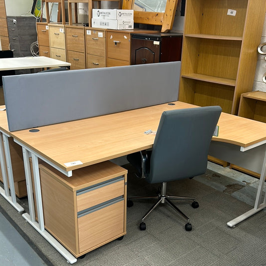 Right hand radial desk 1812  (1800mm x 1200mm)