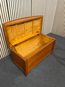 Switch Solid pine top open blanket box, curved top
(H 55 x W 103 x D 46 cm)  44259 2 image
