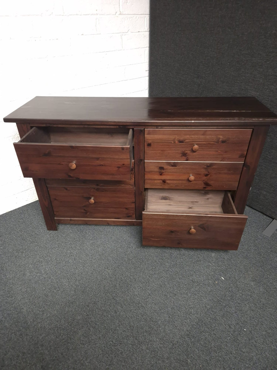 Solid dark wood stained 6 drawer sideboard (H 840 x W 1450 x D 450 mm) 1225