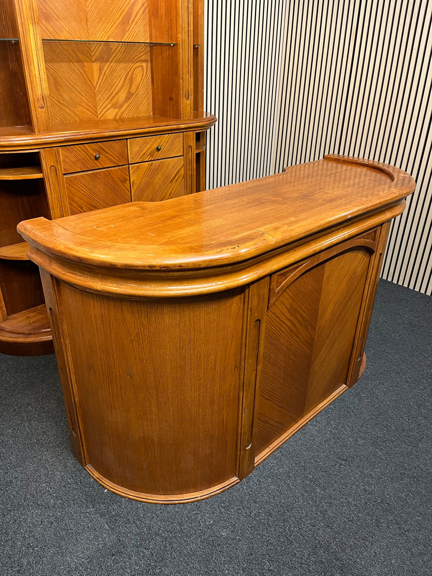 Ornate oak stained tall bar counter with storage drawers (Front H 110 x W 170 x D 60 cm) (Back  H 219 x W 177 x D 35 cm)
