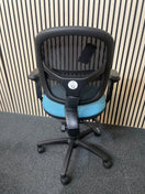 Switch low mesh back jota with height adjustable arms, 2 levers - aquamarine TEAL fabric seat 3 image