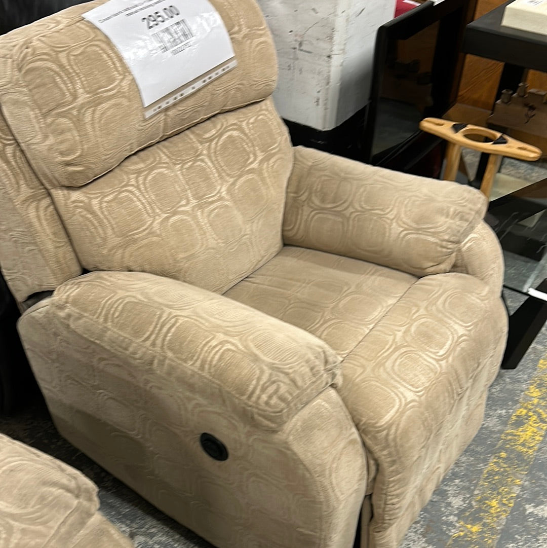 Cream fabric sofa suite 3 + 1 electric reclining chair- 2 manual reclining seats Q4123