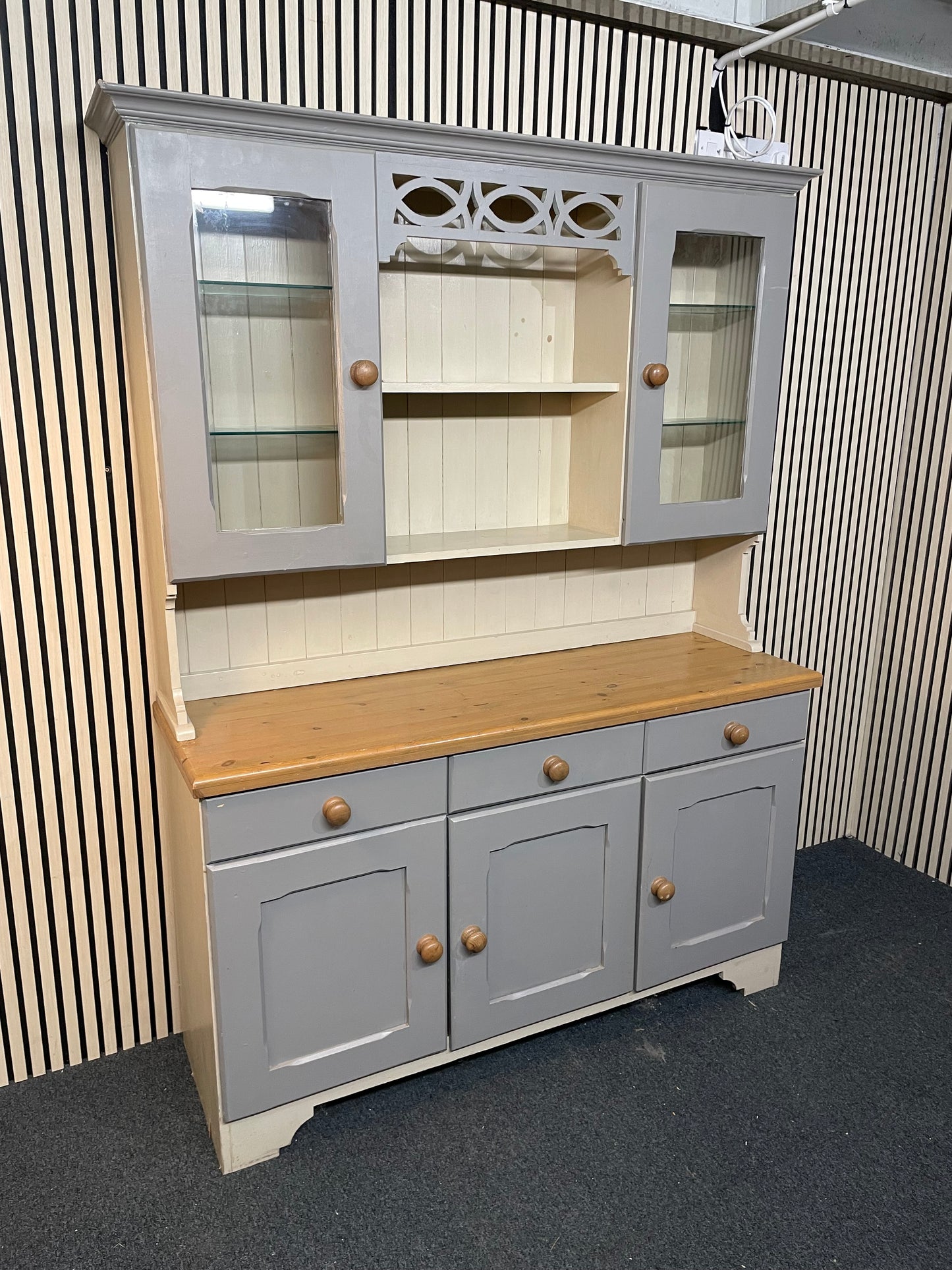 Large Grey painted pine Kitchen dresser (H 210 x W 155 x D 50 cm) 1126