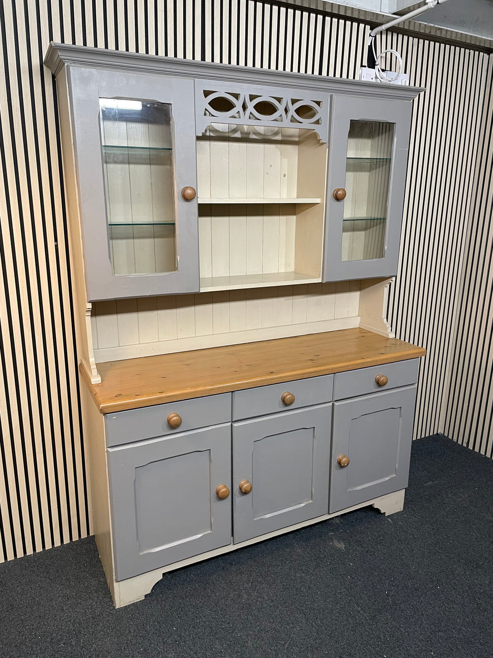 Large Grey painted pine Kitchen dresser (H 210 x W 155 x D 50 cm) 1126