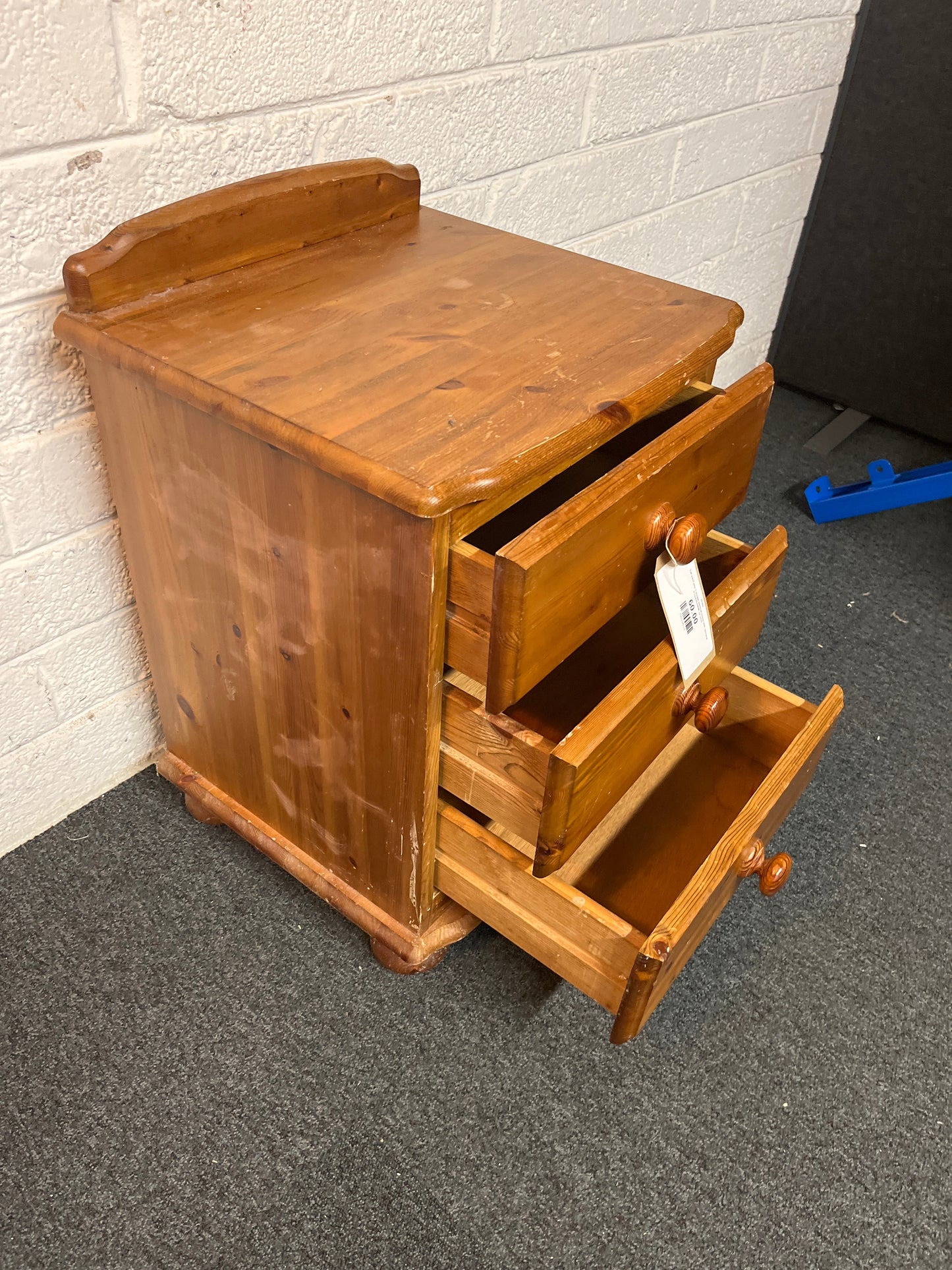 Tall solid pine 3 drawer bedside locker with upstand 61Hx42Dx46W cm 2225