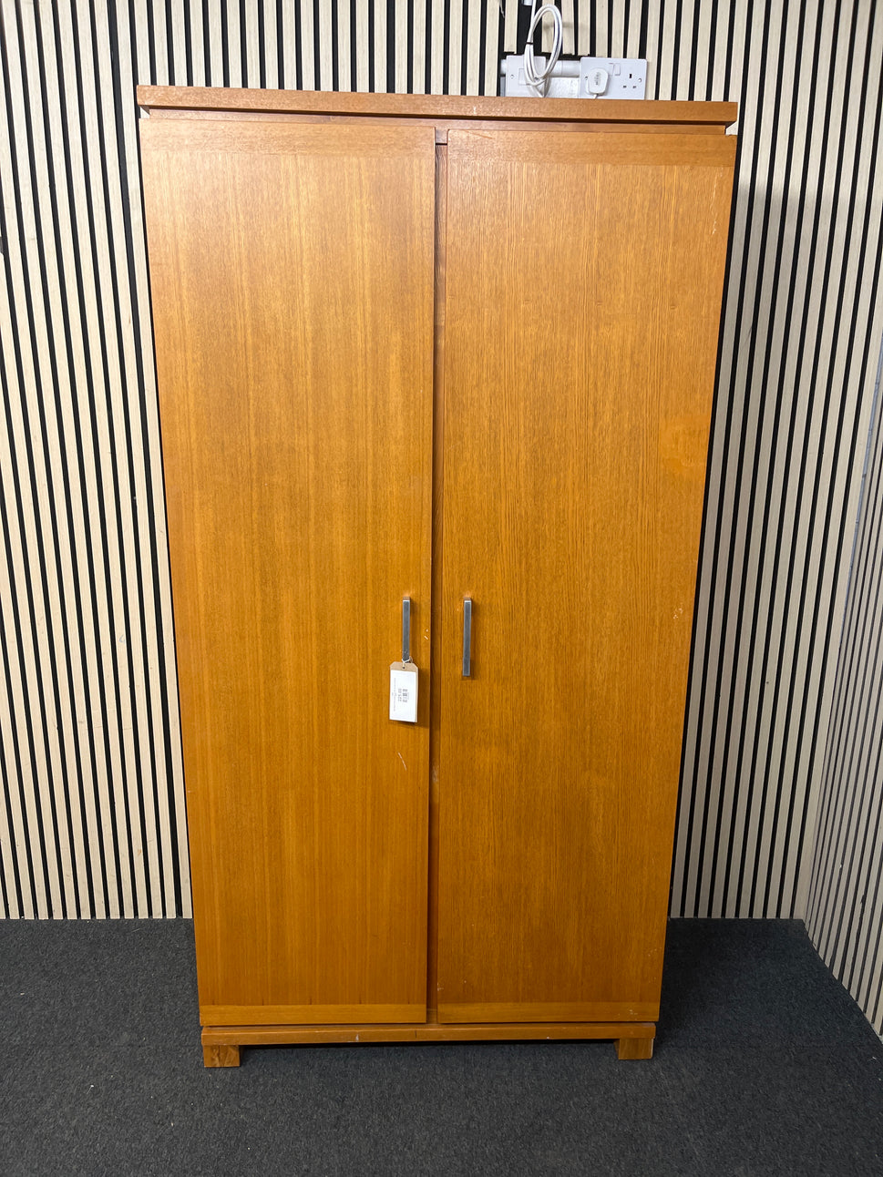 Tall walnut 2 door wardrobe (H 195 x W 103 x D 53 cm) 2226
