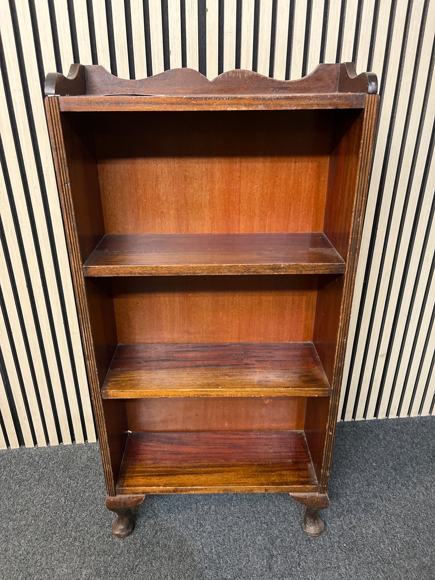 Teak stained small slim open bookcase (H 112 x W 54 x D 22 cm) 3126