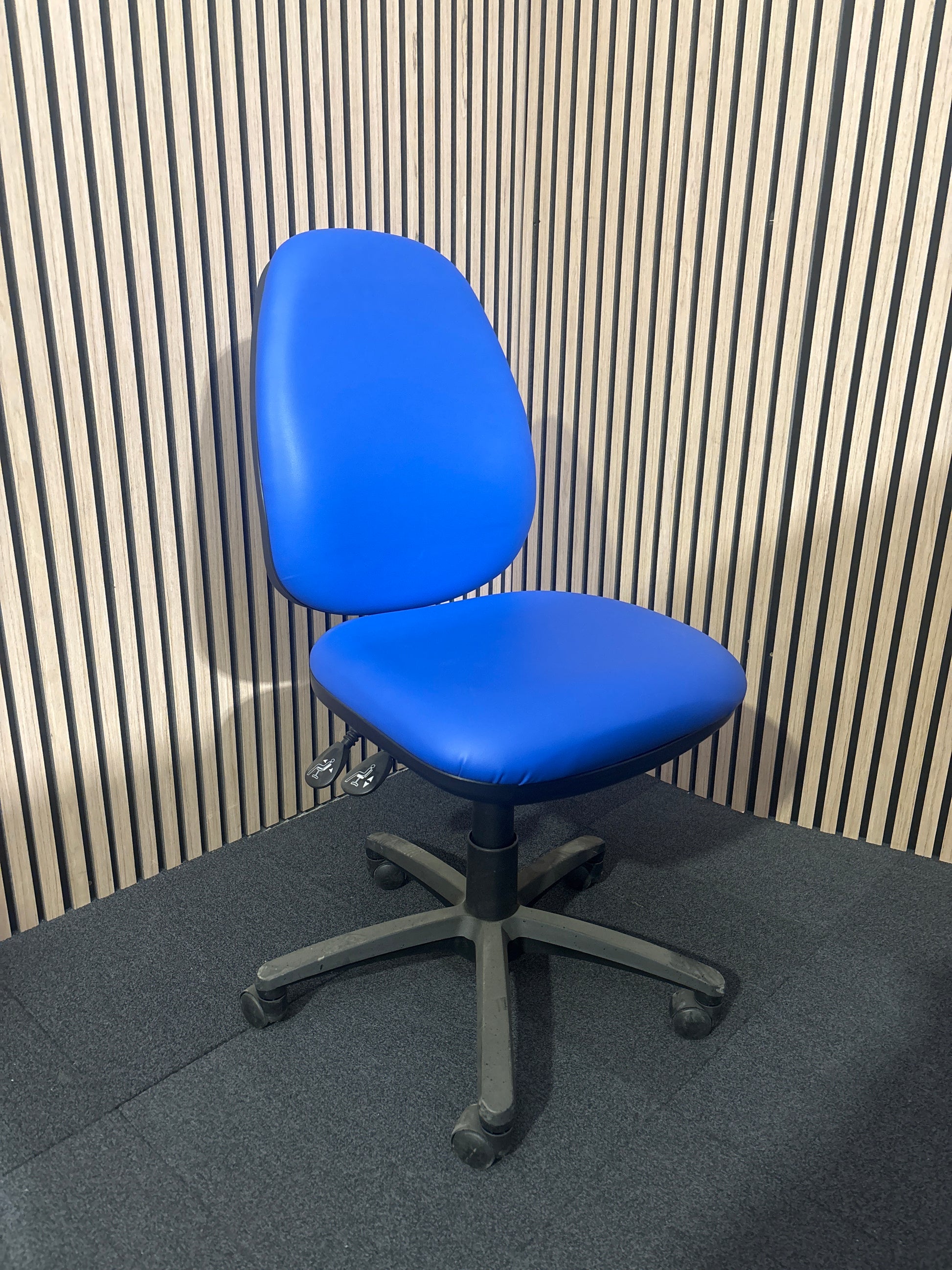 Light Blue Vantage Vinyl Office Swivel