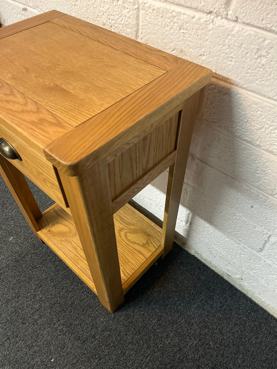 Solid oak small sqaure 1 drawer lamp table 2225
