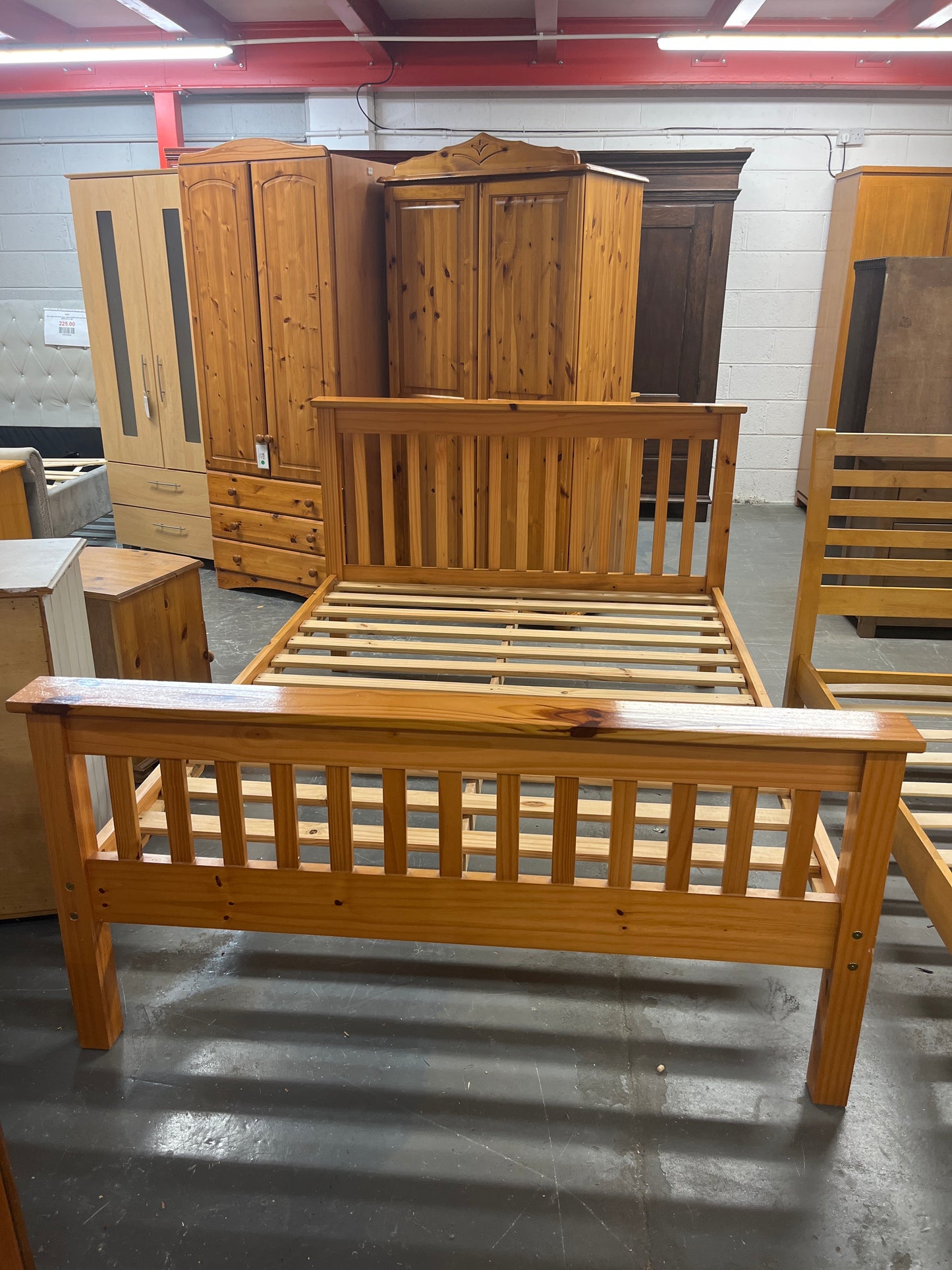 4ft 6 high end solid pine bed frame 2226