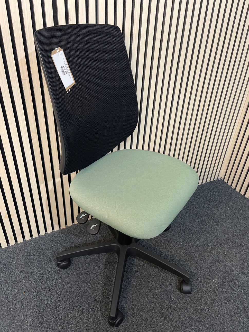 Tegan ergonomic asynchro task chair (NO ARMS) - Mesh back - jade green fabric seat