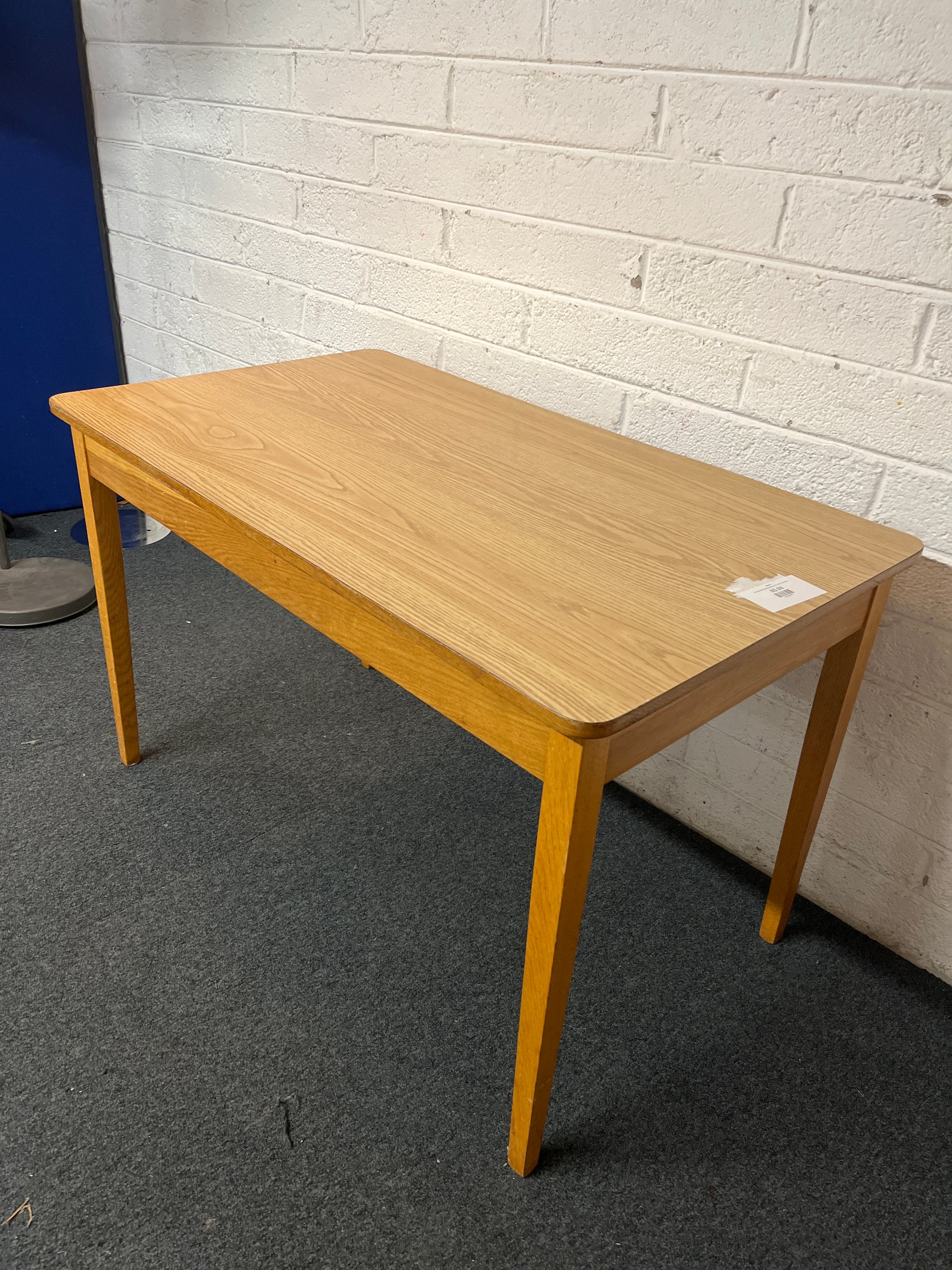 Pine laminate dining table (L 122 x W 71 cm) 1325