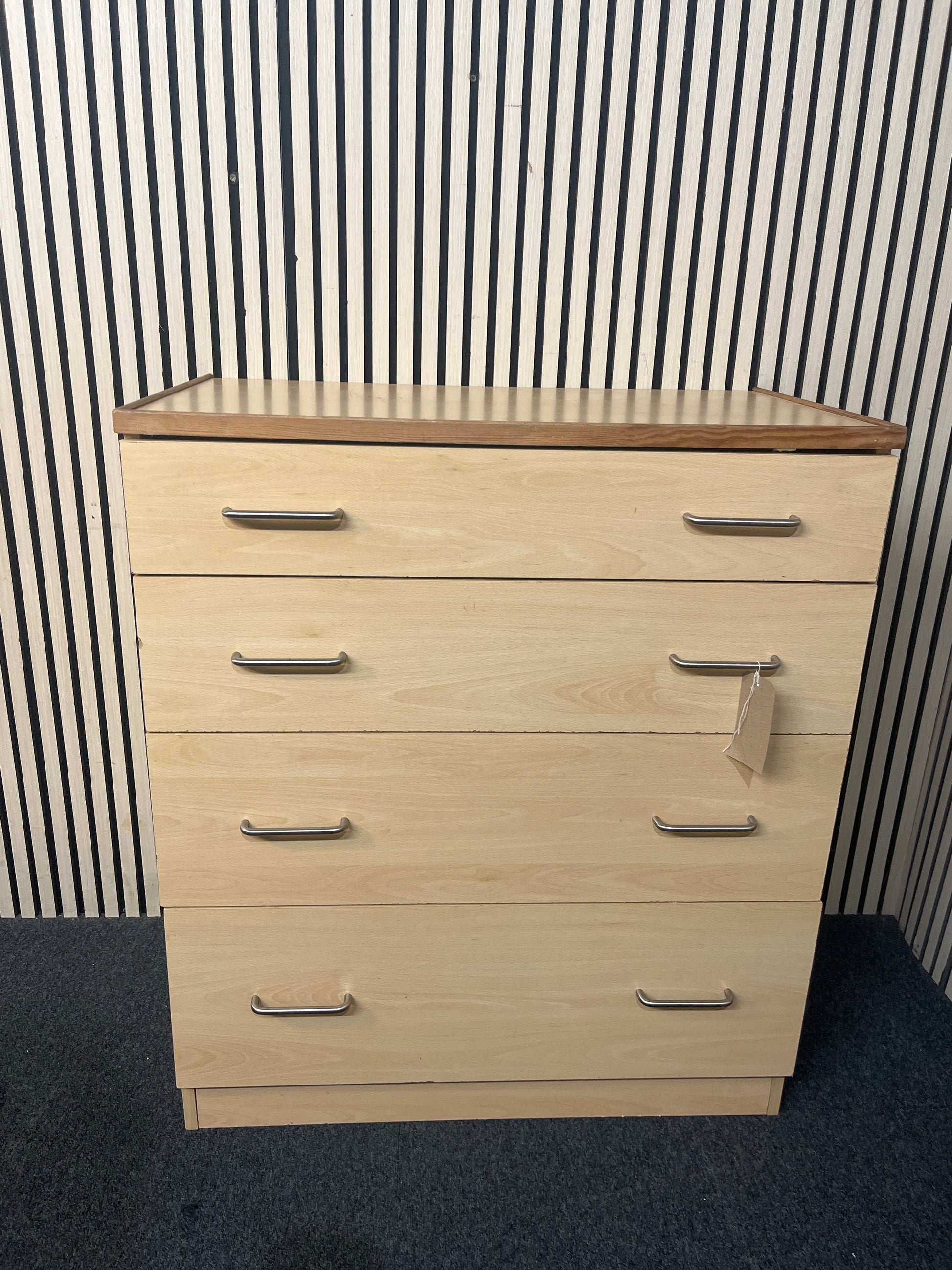 Beech laminate chest of drawers (H 105 x W 106 x D 53 cm) 43528