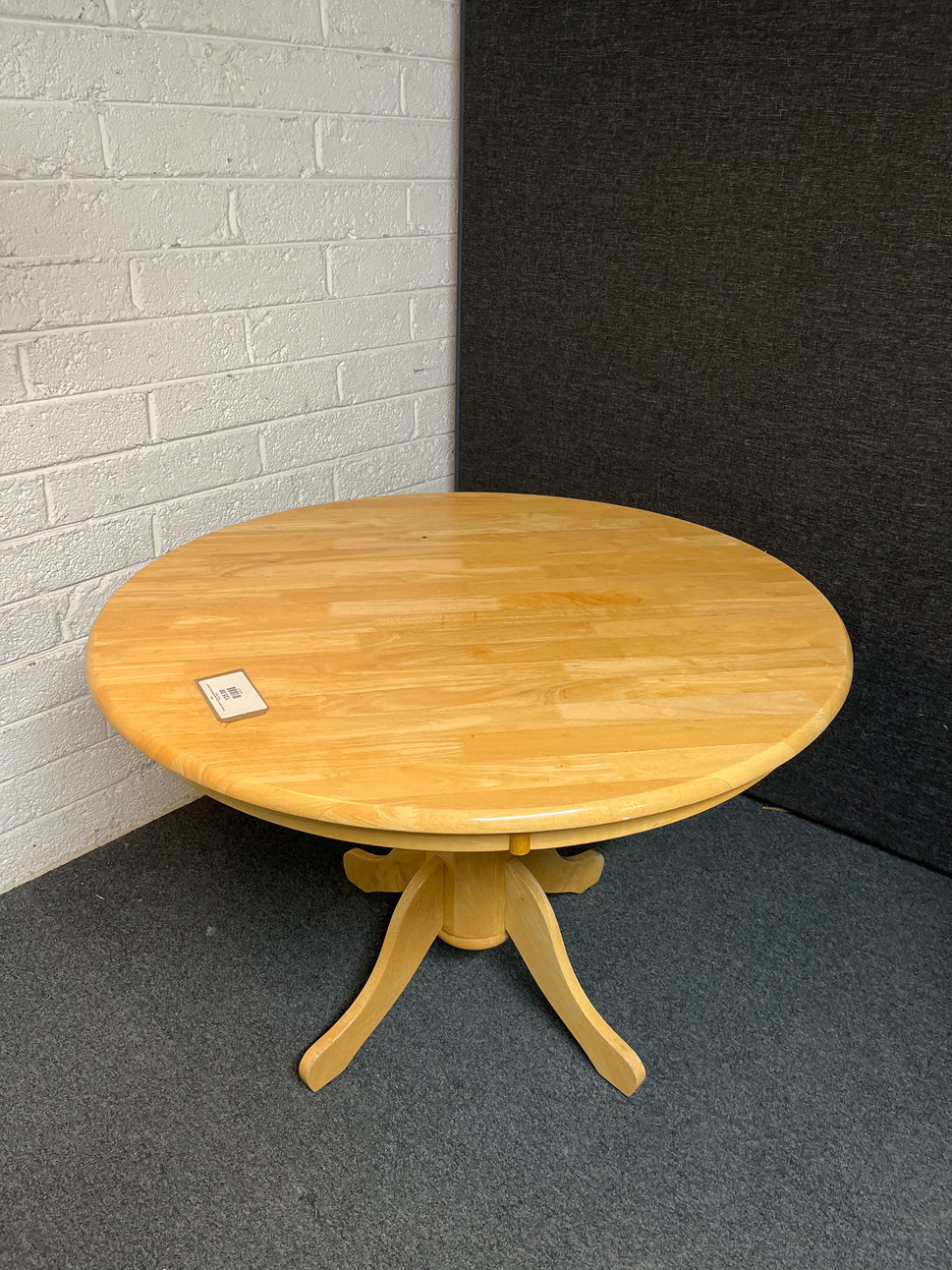 Circular hardwood kitchen table, central base (Diameter 106 cm) 3225