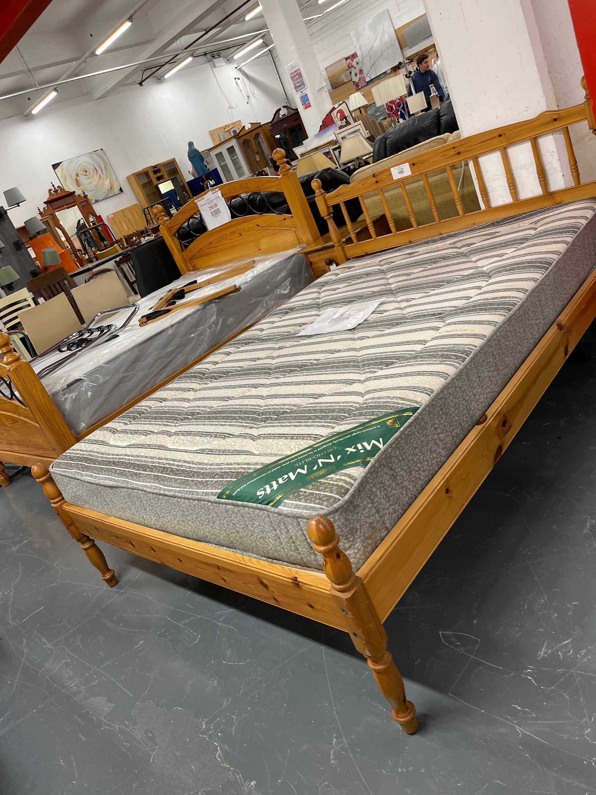 4ft 6 solid pine slatted back bed frame  1225