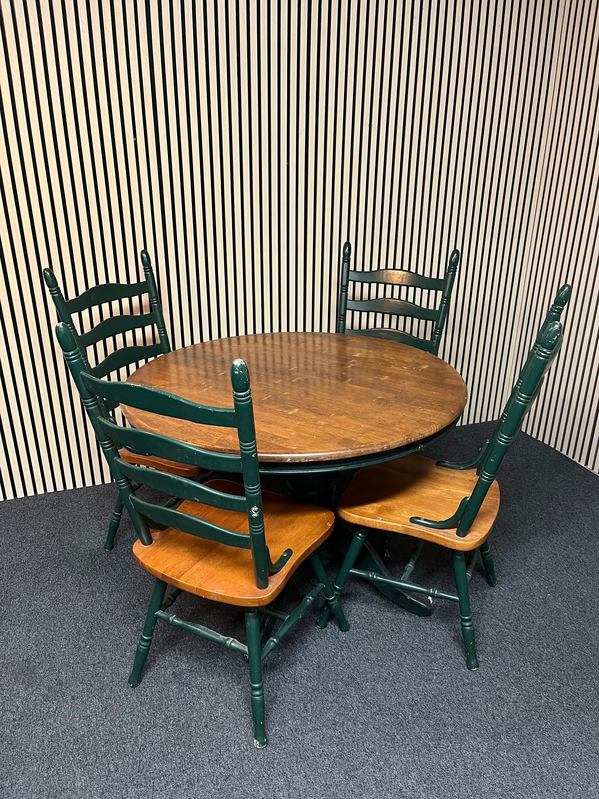 Stained pine circular table with dark green pedestal base and 4 matching chairs (108 cm diameter) 2325