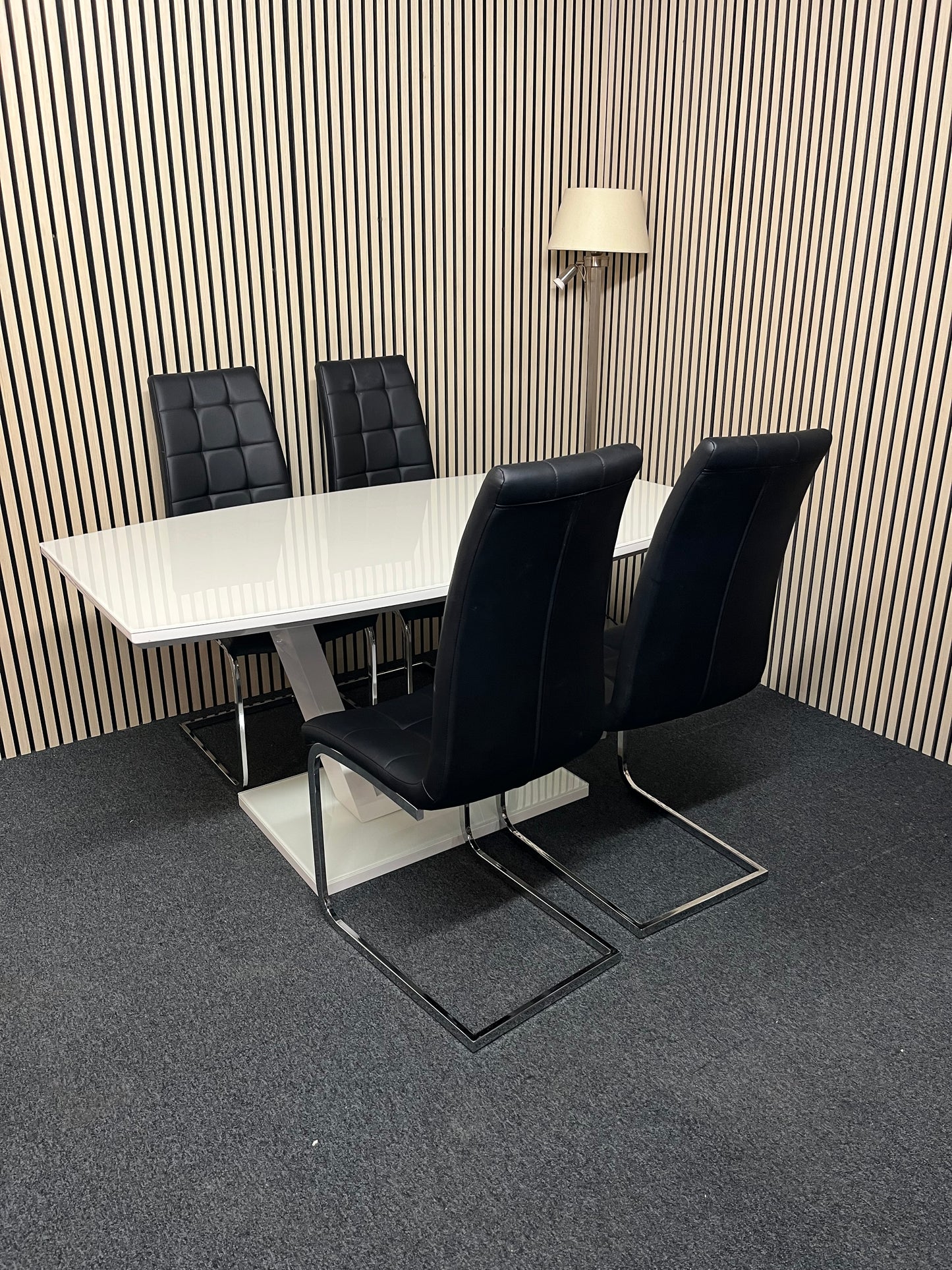 High polished glass modern dining table with 4 no. matching leather cantilever chairs 1325