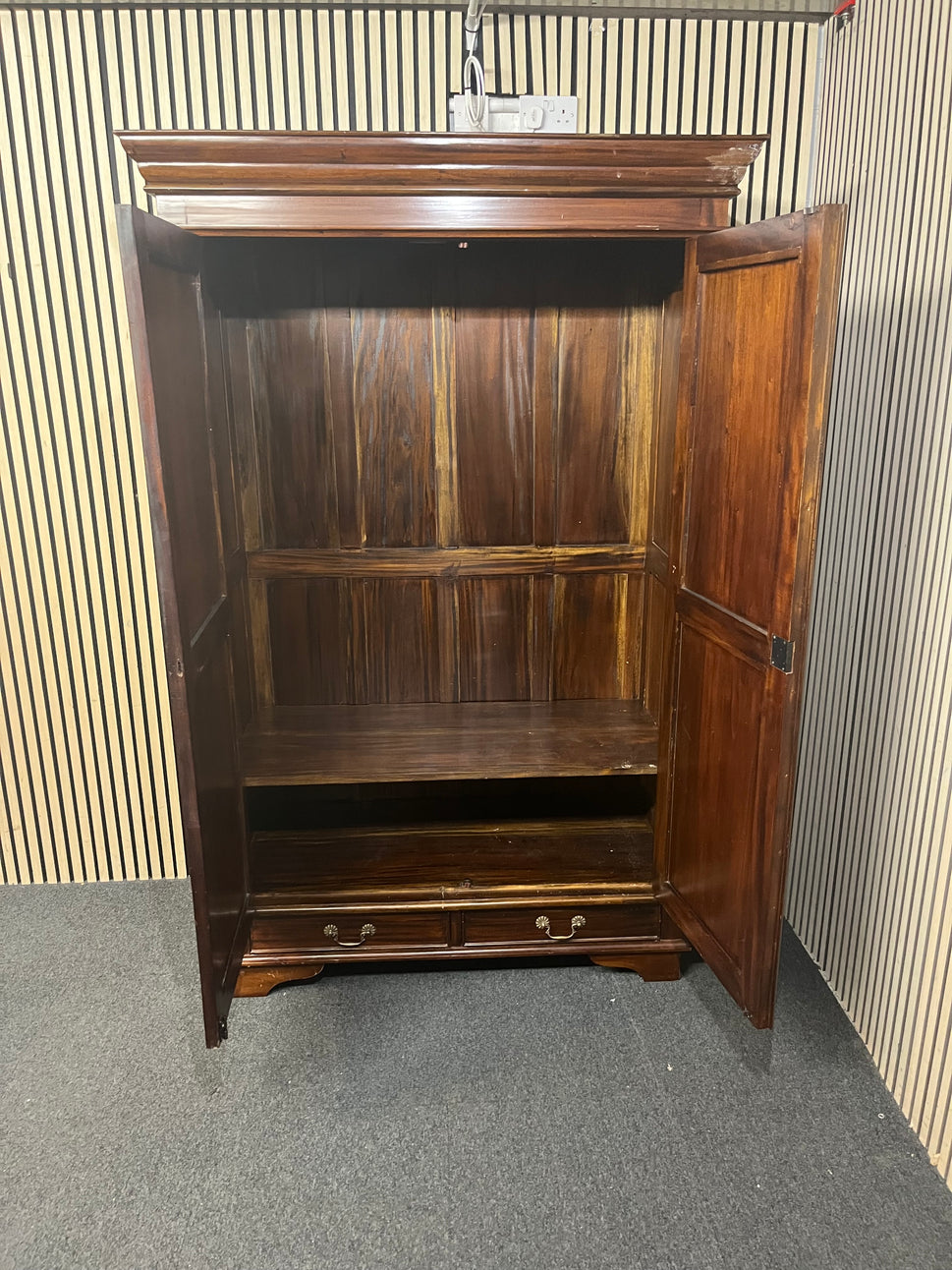 Tall solid mahogany 2 door 1 drawer wardrobe (H 191 x W 130 x D 60 cm) 43826
