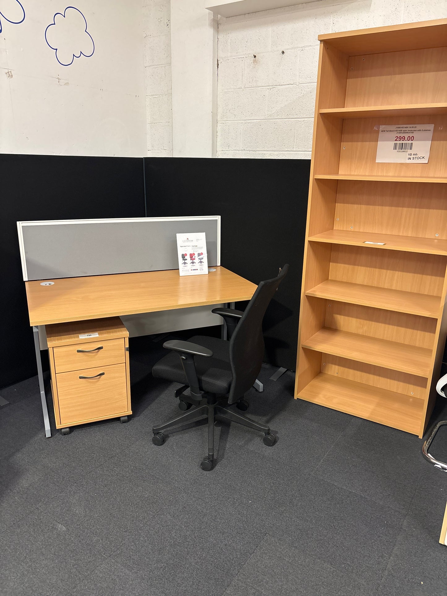 Ex Demo 1400*800 beech straight cantilever desk