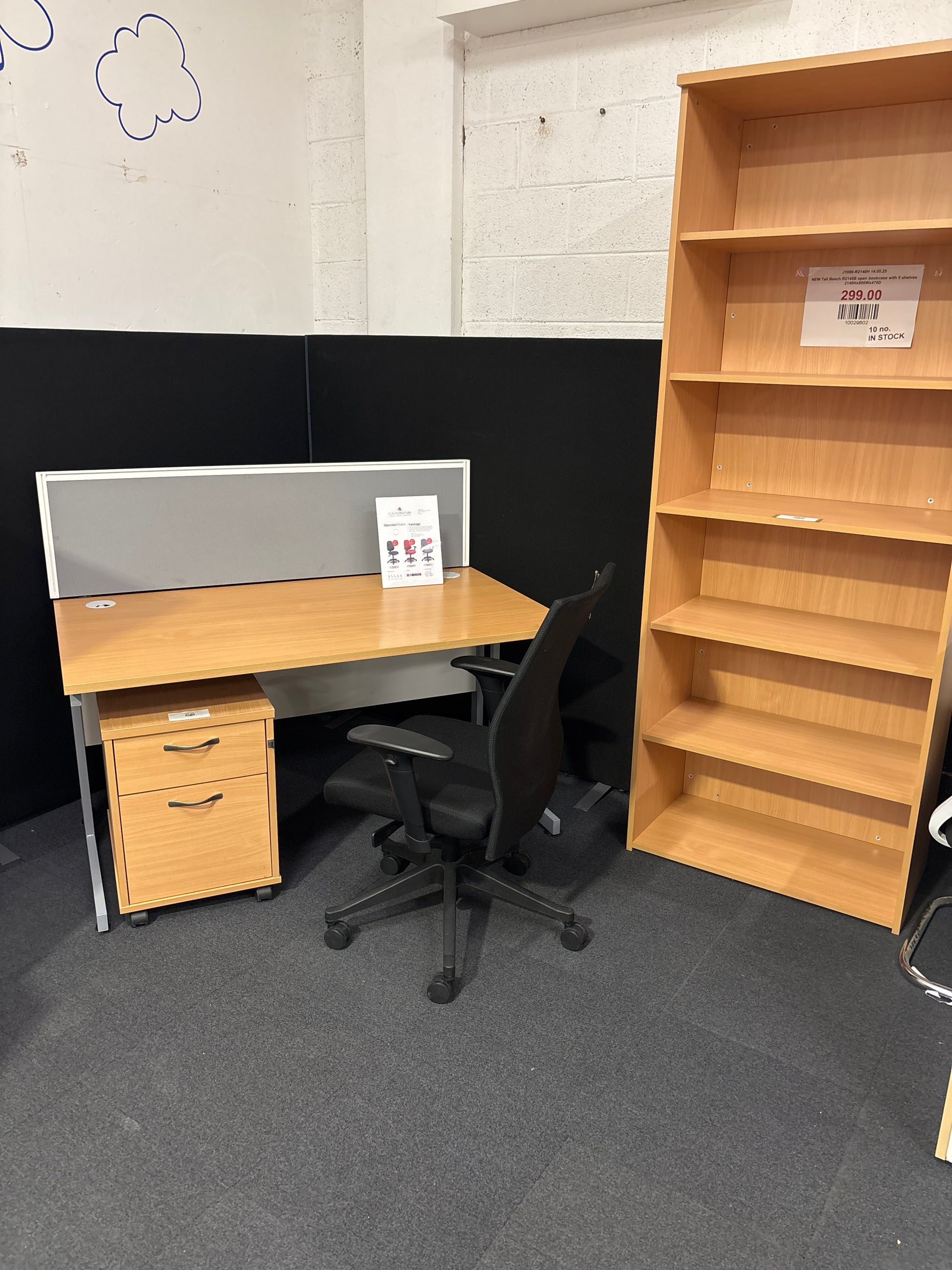 Ex Demo 1400*800 beech straight cantilever desk