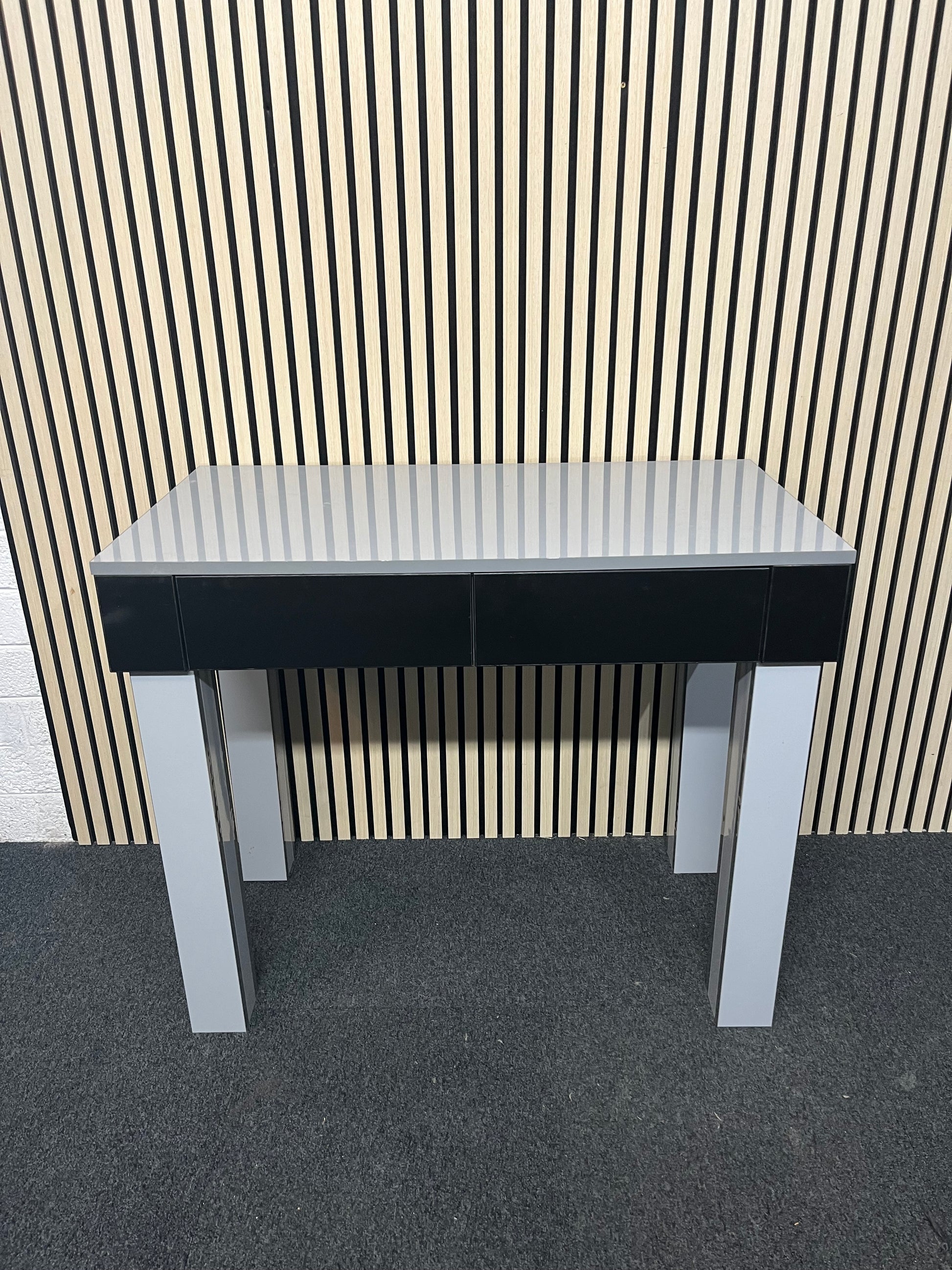 black gloss console table with grey frame (H 84 x W 100 x D 54 cm) 3325