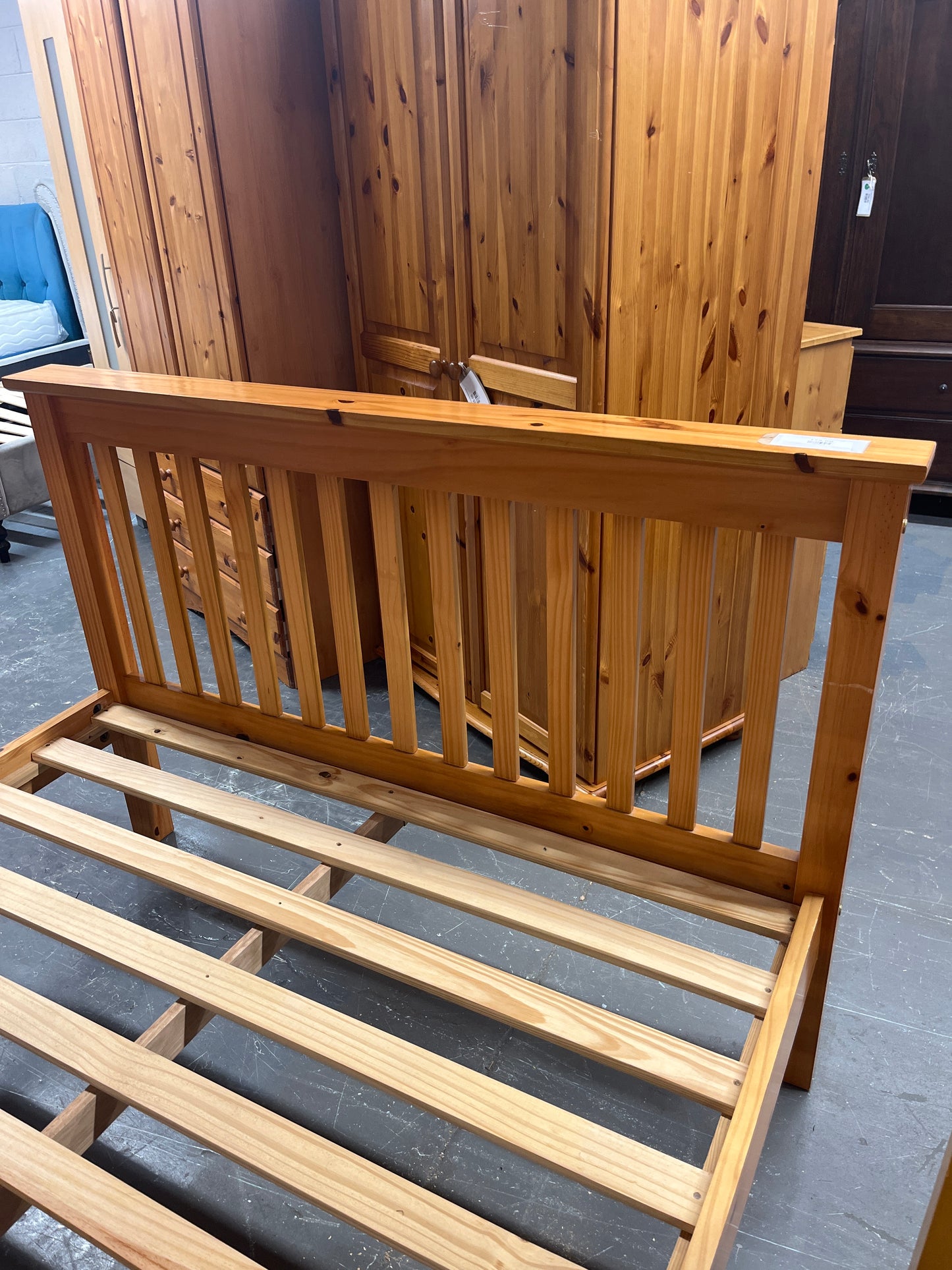 4ft 6 high end solid pine bed frame 2226