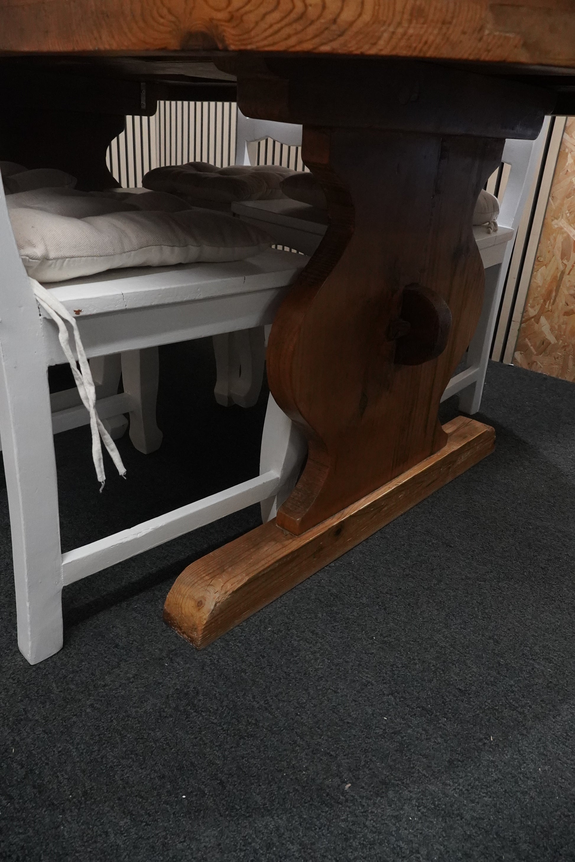 Parquet pitch pine oval table with six painted ladder-back chairs (L 200 x W 100 cm)  44342