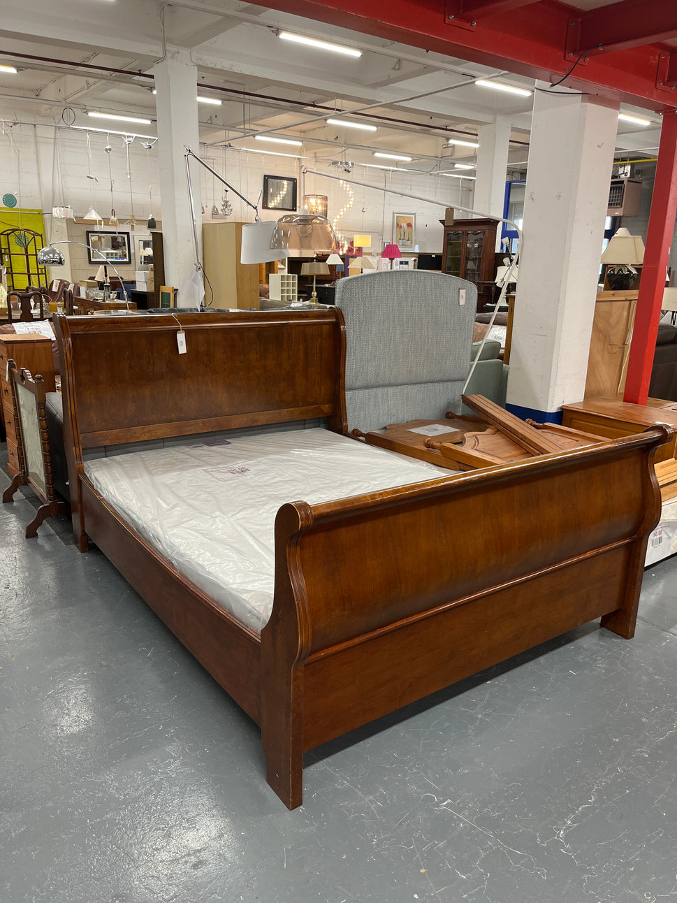 5ft high end mahogany framed sleigh bed 1325