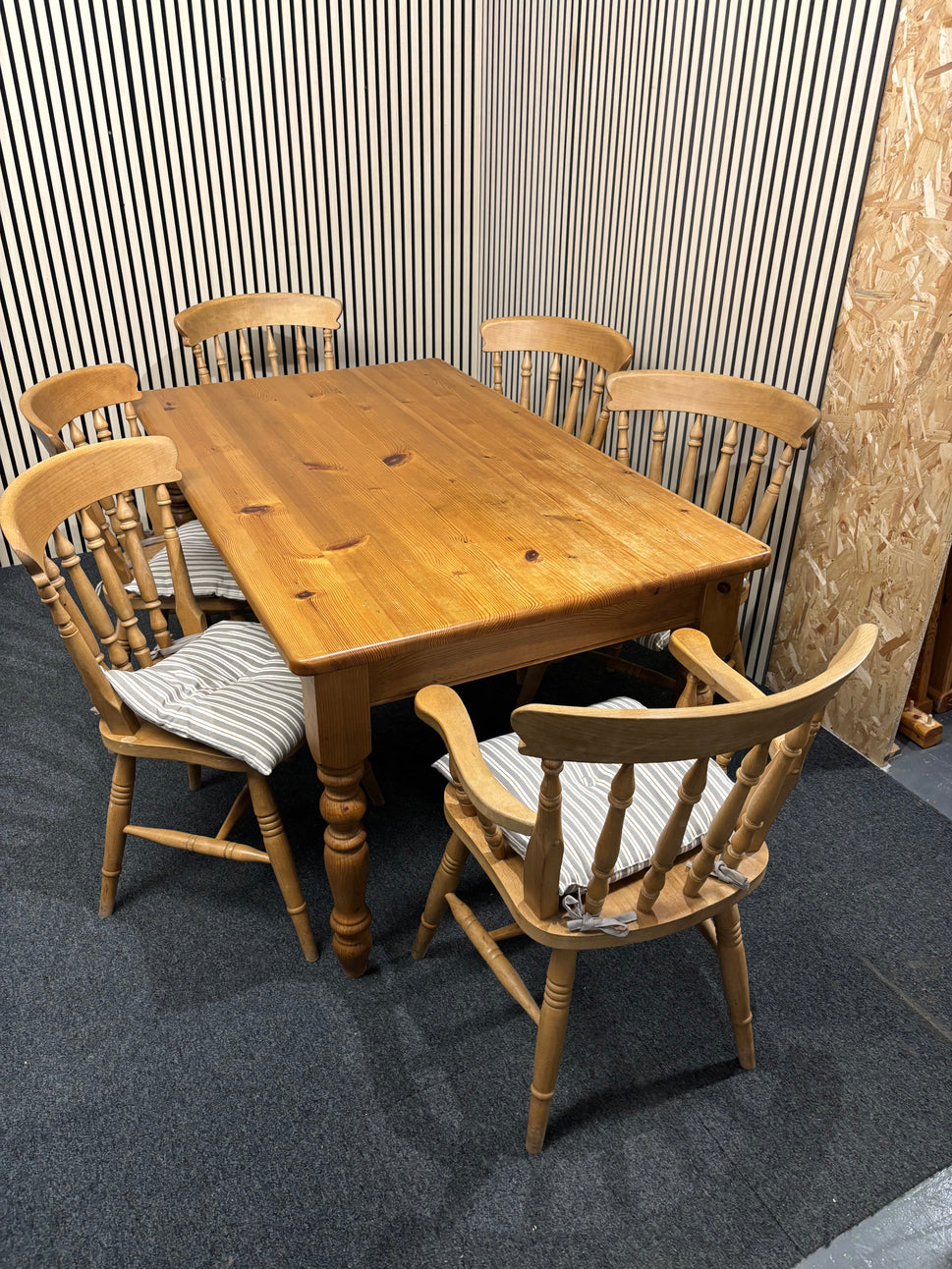 Solid farmhouse pine ractangular table with 4 no. matching chairs and 2 no. carvers
