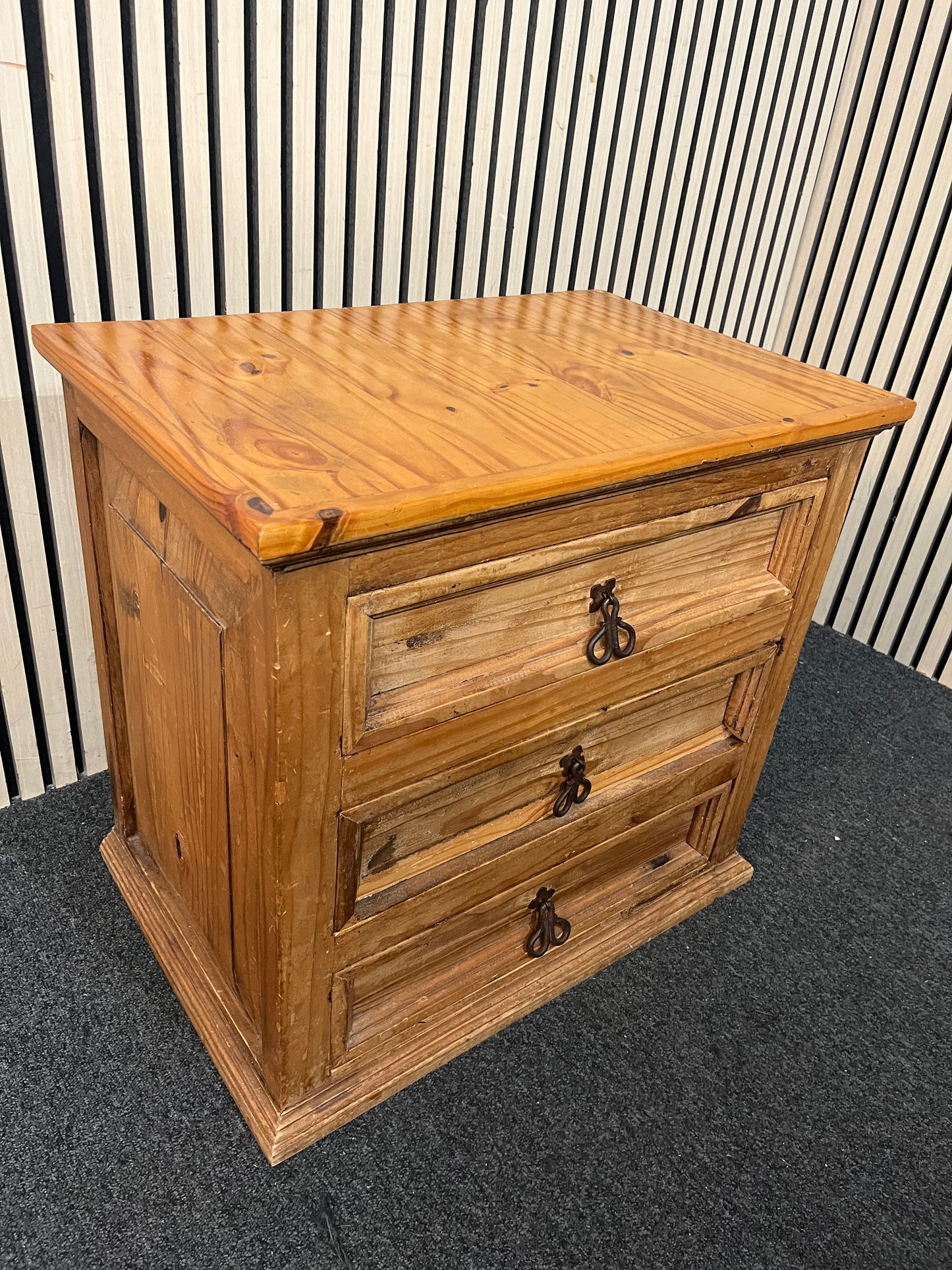 Natural pine low chest of drawers (H 60 x W 64 x D 42 cm) 43956