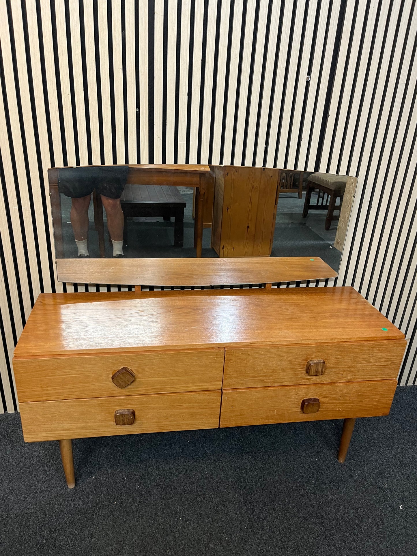 Low Mid century teak veneer 4 drawer sideboard with mirror  43498