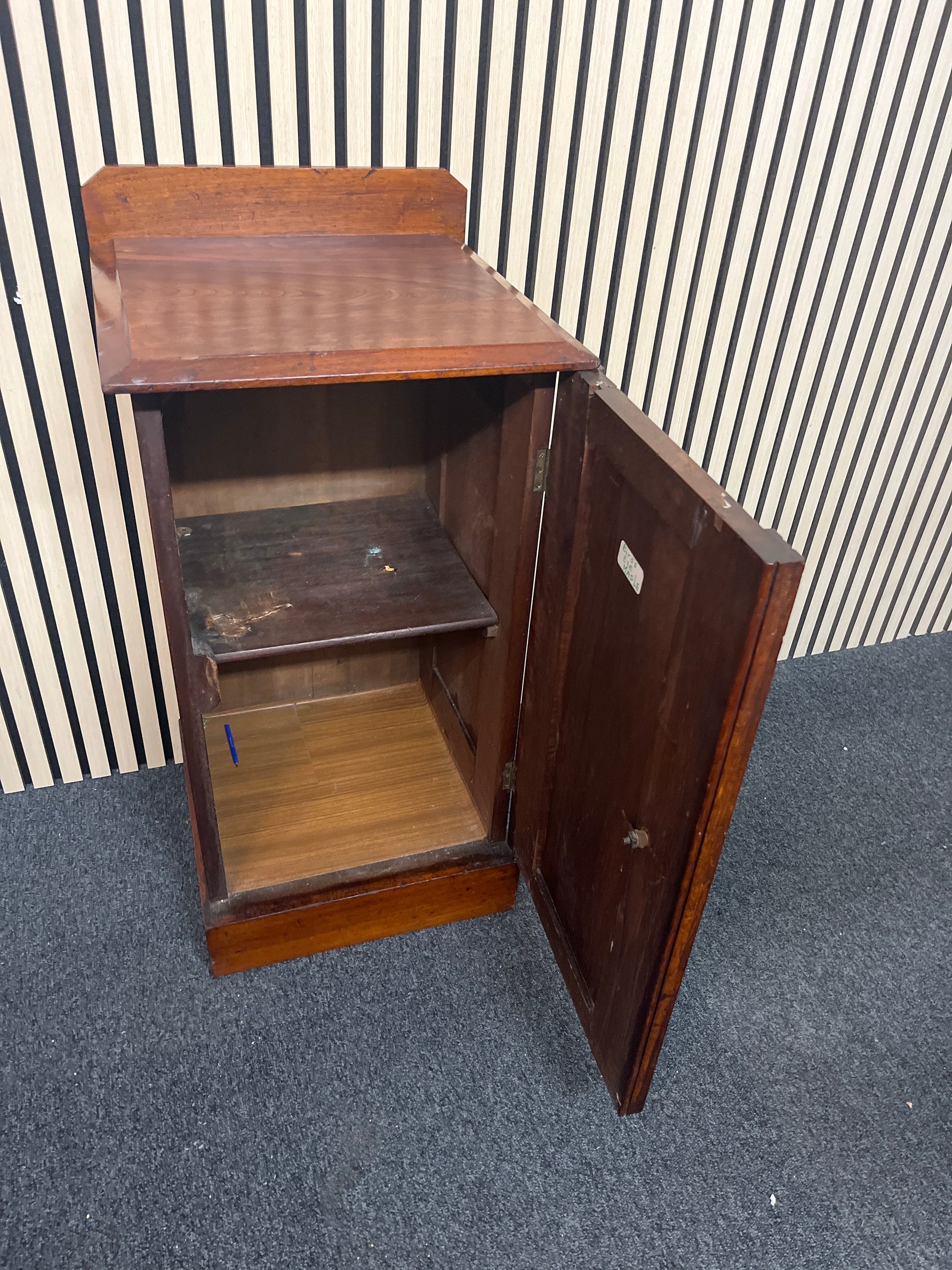 Antique dark wood one door bedside locker with gold effect triangle handle (H 76 x W 43 x D 48 cm) 2325