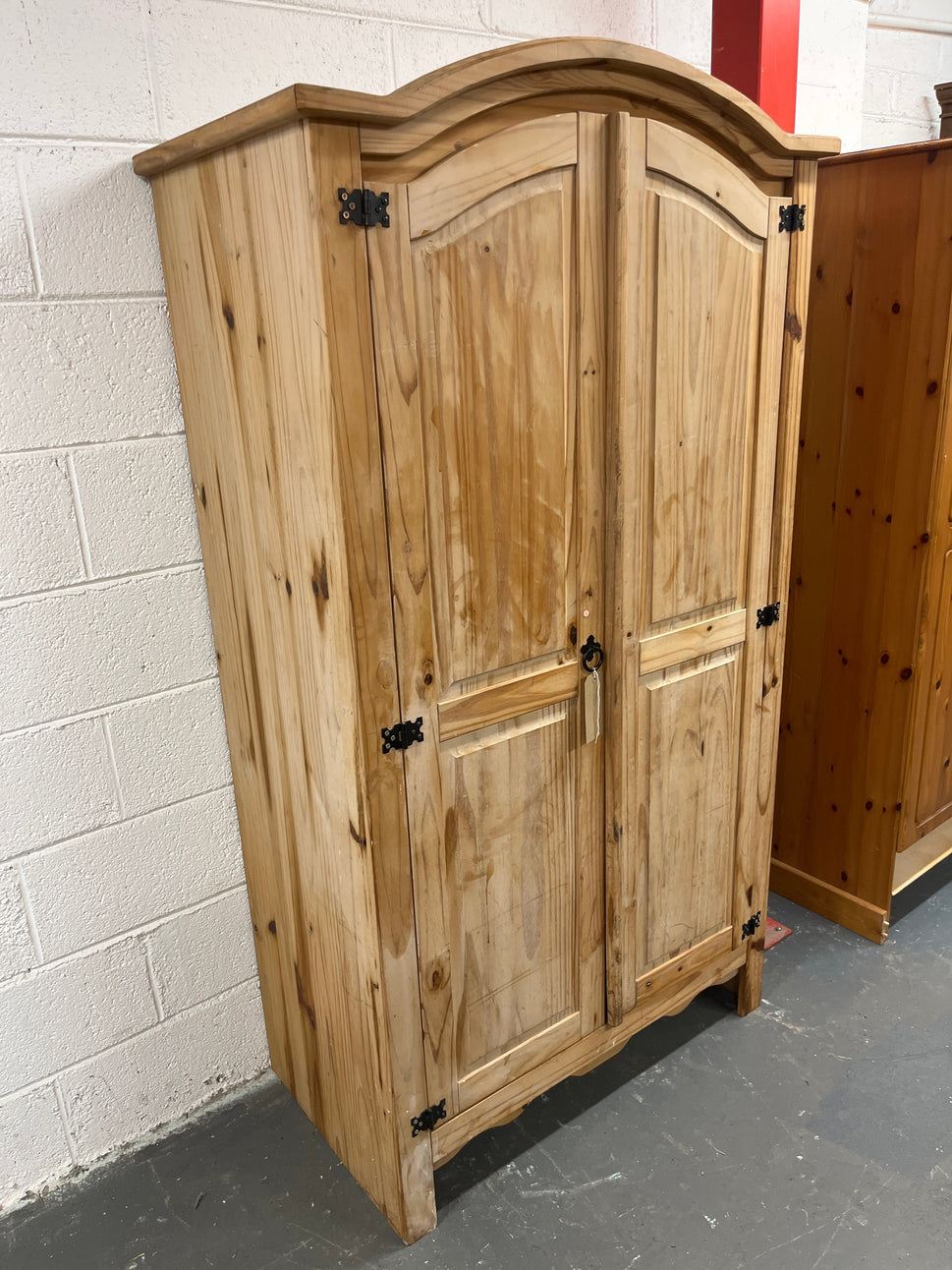 Mexican pine 2 door wardrobe (H 187 x W 103 x D 56 cm) 3225