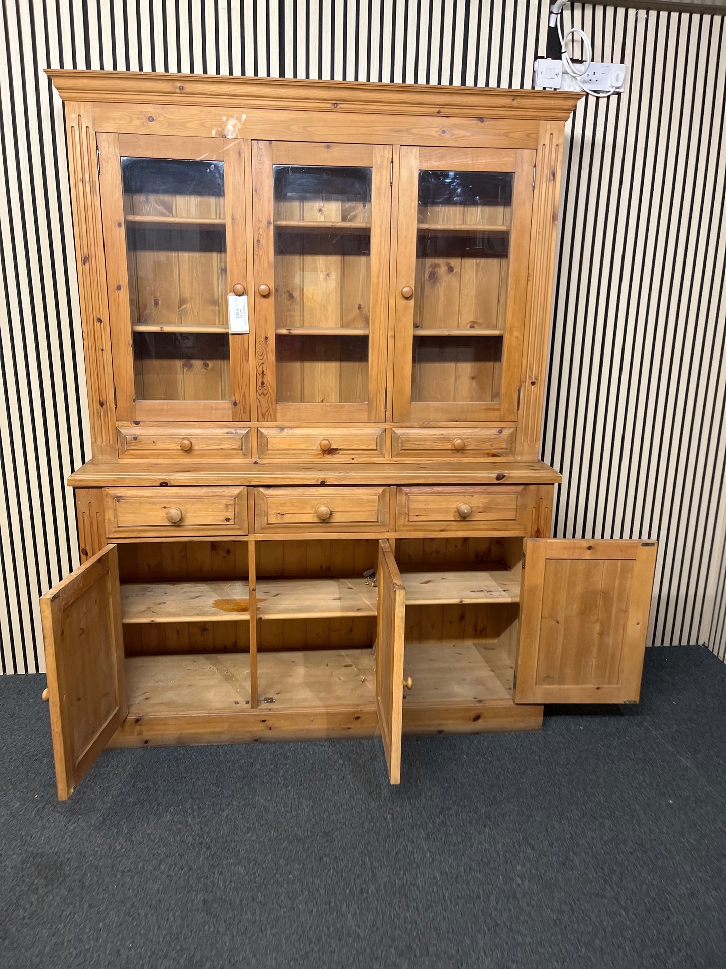 Solid pine 3 glass door, 6 drawer and 3 base door kitchen dresser (H 203 x W 153 x D 46 cm) 2425