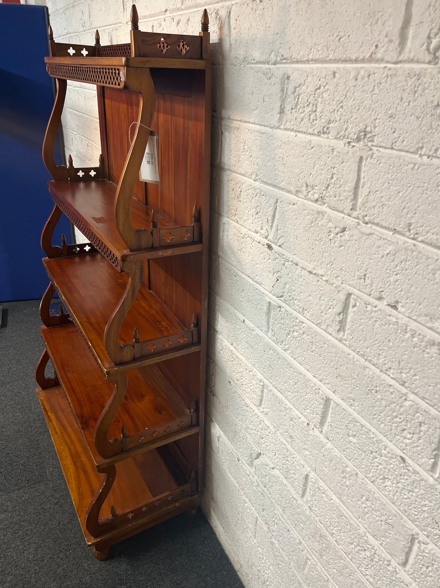 Mahogany tiered shelf unit  (H 163 x W 90 x D 42 cm)