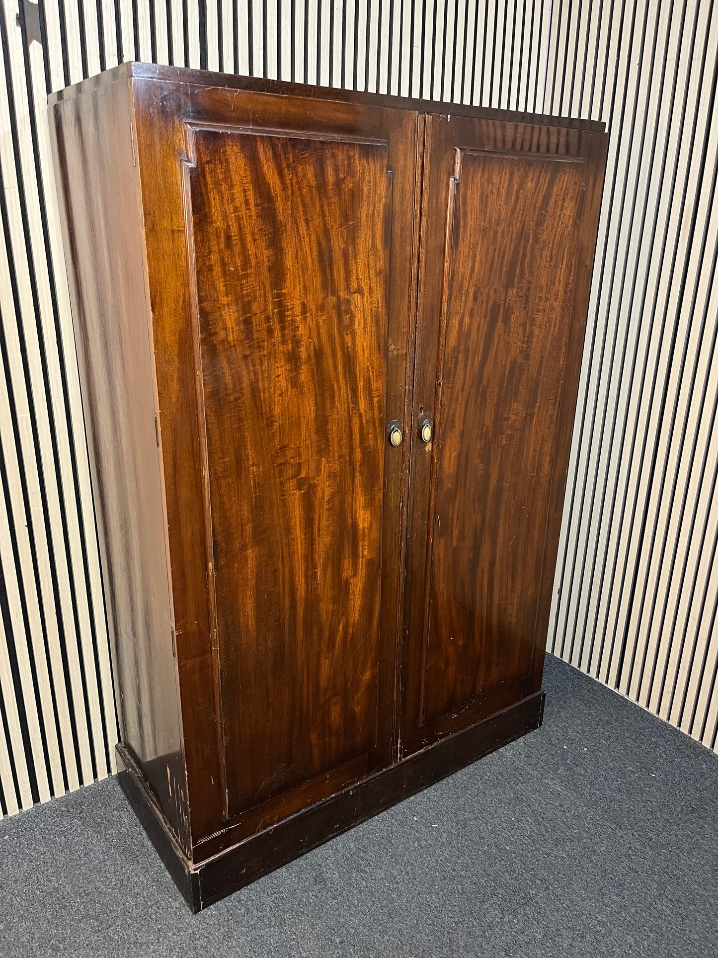 Solid Mahogany 2 door gentlemans wardrobe (H 180 x W 120 x D 54 cm) 43519