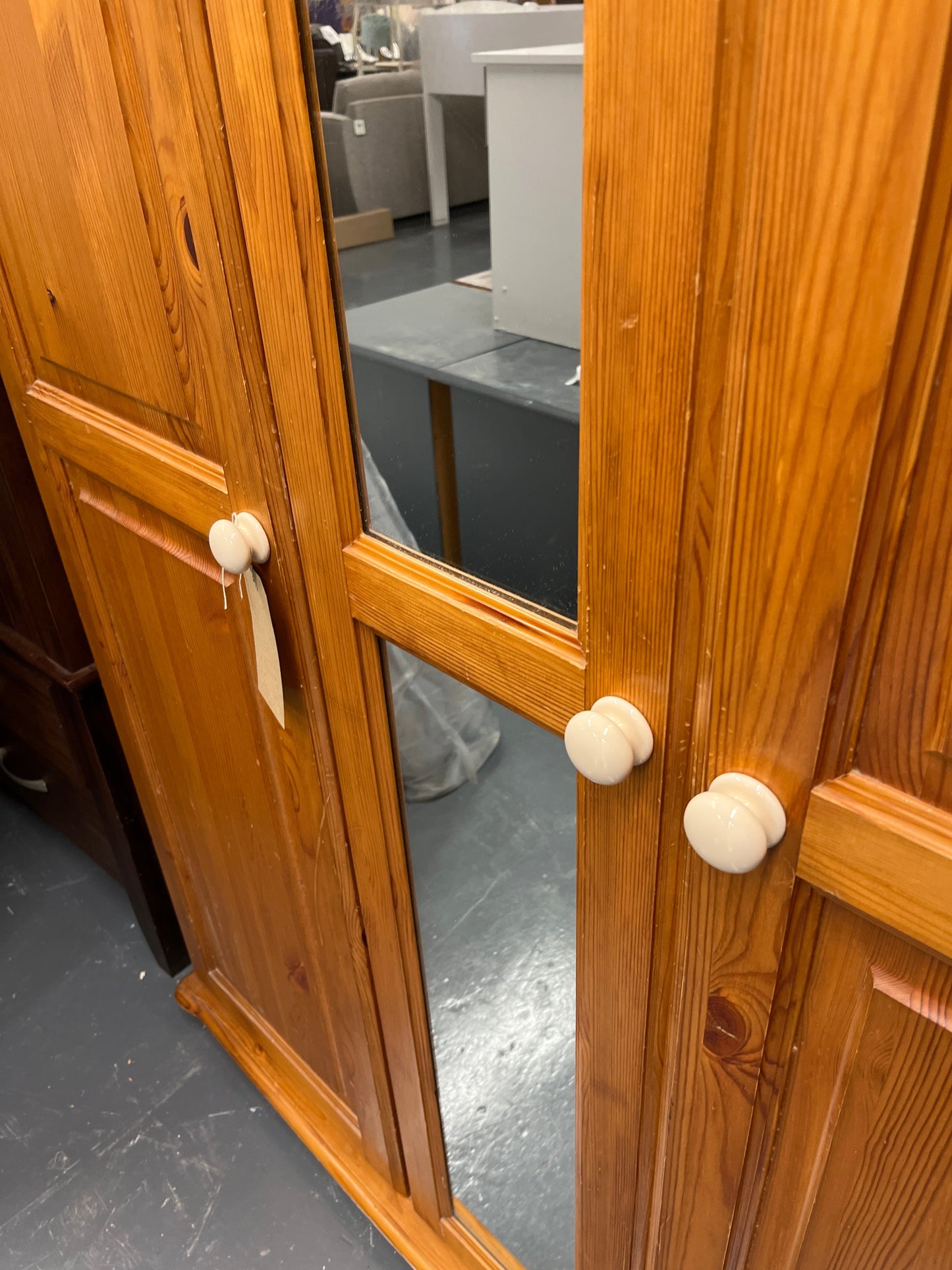 Pine 3 door wardrobe with central mirror (H 180 x 127 x 61 cm) 2225