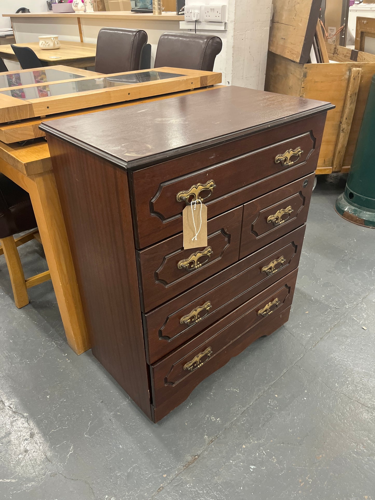 Mahogany veneer chest of drawers 43985