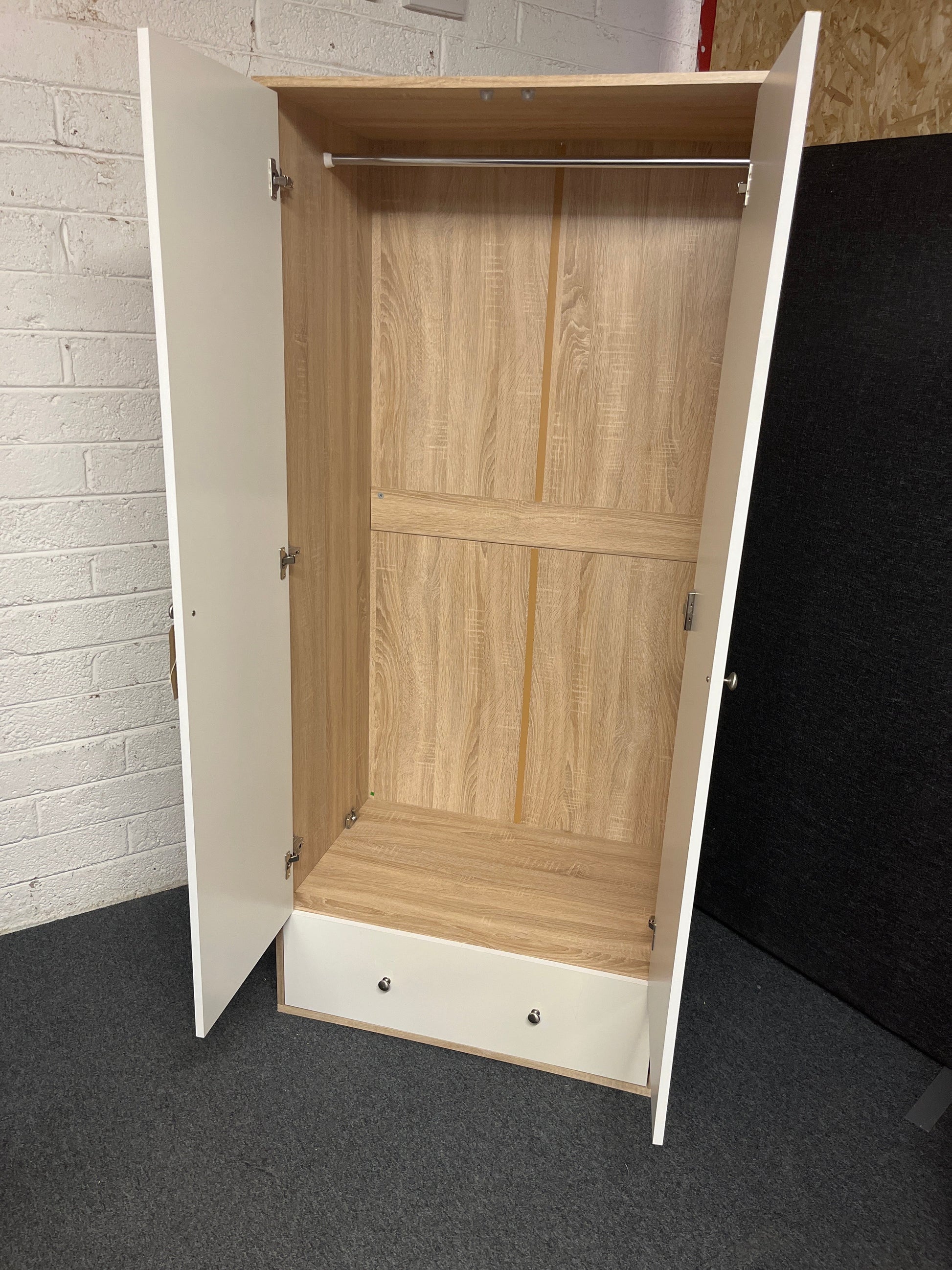 Oak laminate and white gloss wardrobe H 182 x W 83 x D 53 cm) 2225