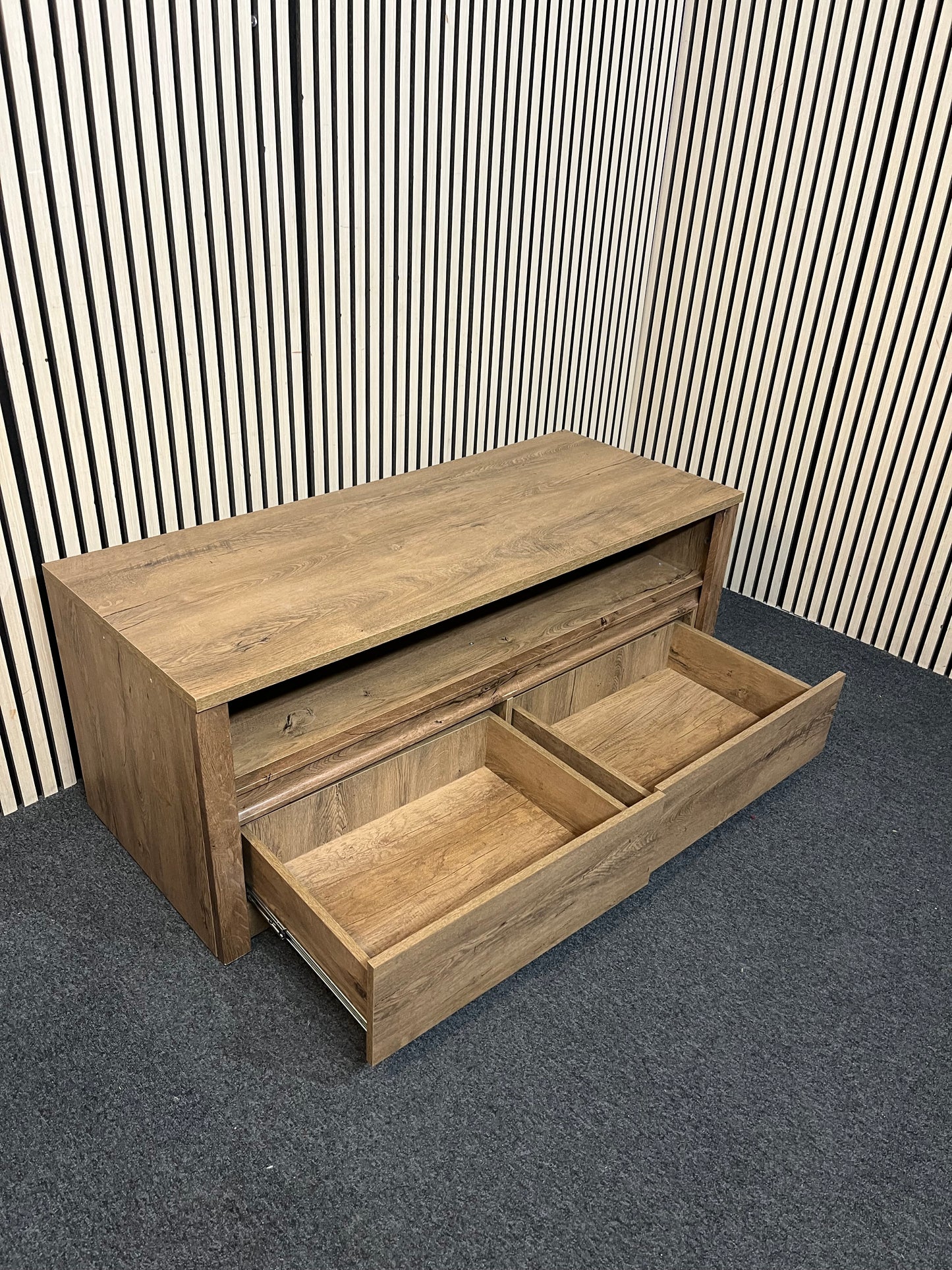 Oak laminate 2 drawer 1 shelf tv unit (H 54 x W 130 x D 53 cm) 3126