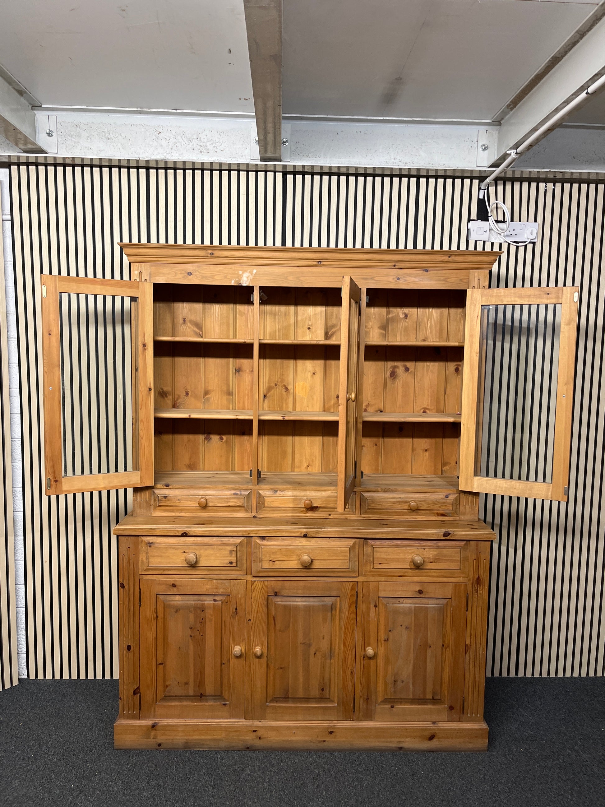 Solid pine 3 glass door, 6 drawer and 3 base door kitchen dresser (H 203 x W 153 x D 46 cm) 2425