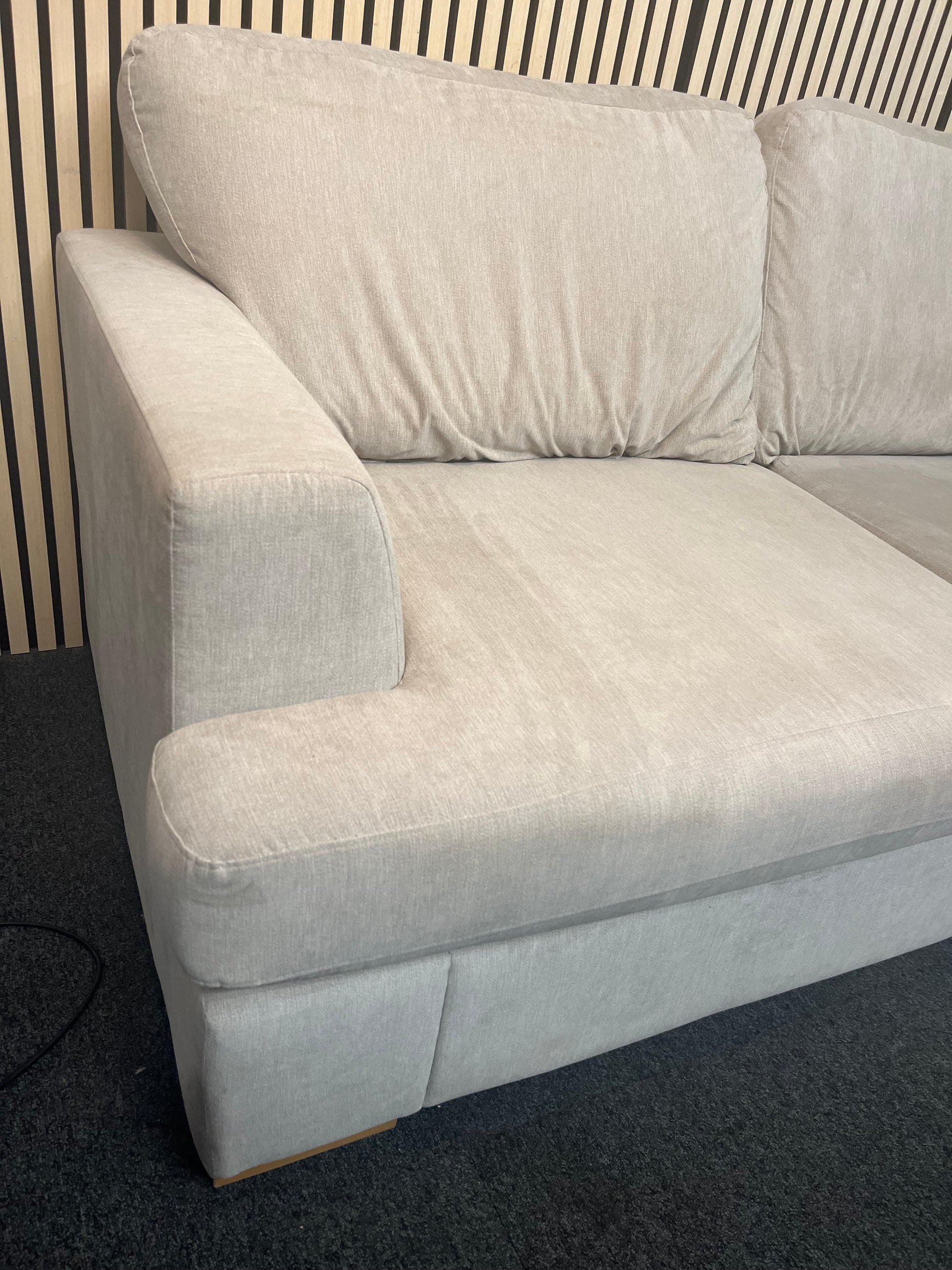 Large DFS Freya corner suite in oatmeal fabric (Widths 275 x 210 cm) 43520