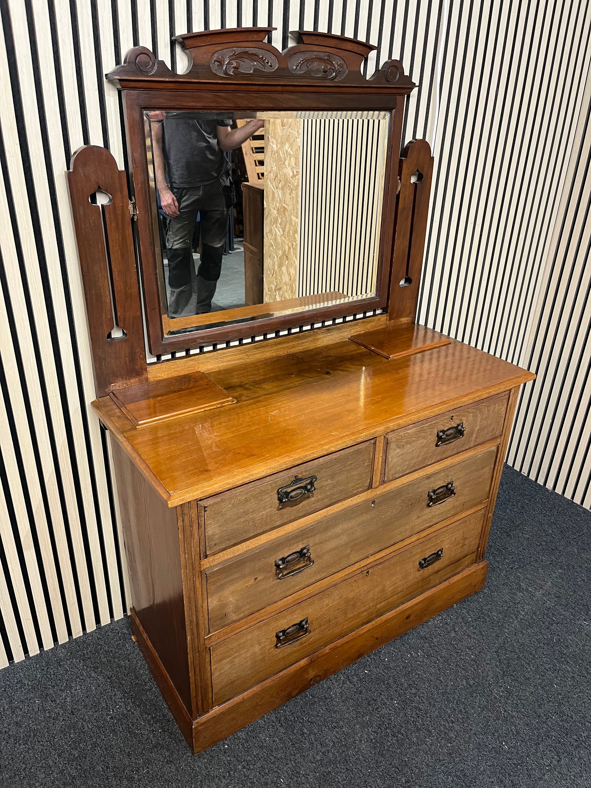 Antique 2+2 drawer mahogany chest of drawers with dressing mirror (H 155 x W 107 x D 48 cm)  1425