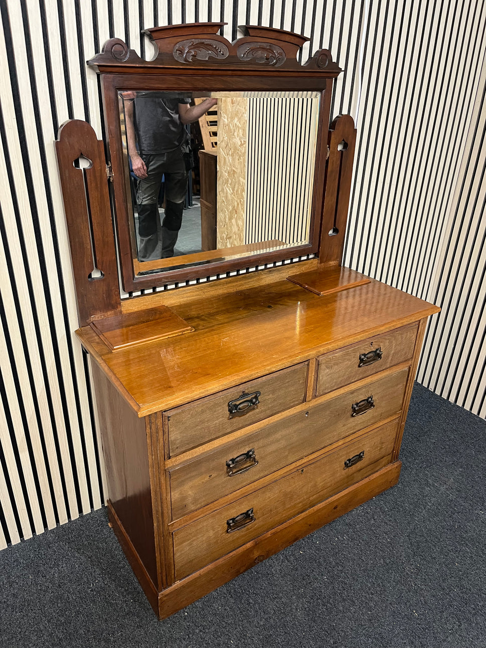 Antique 2+2 drawer mahogany chest of drawers with dressing mirror (H 155 x W 107 x D 48 cm)  1425