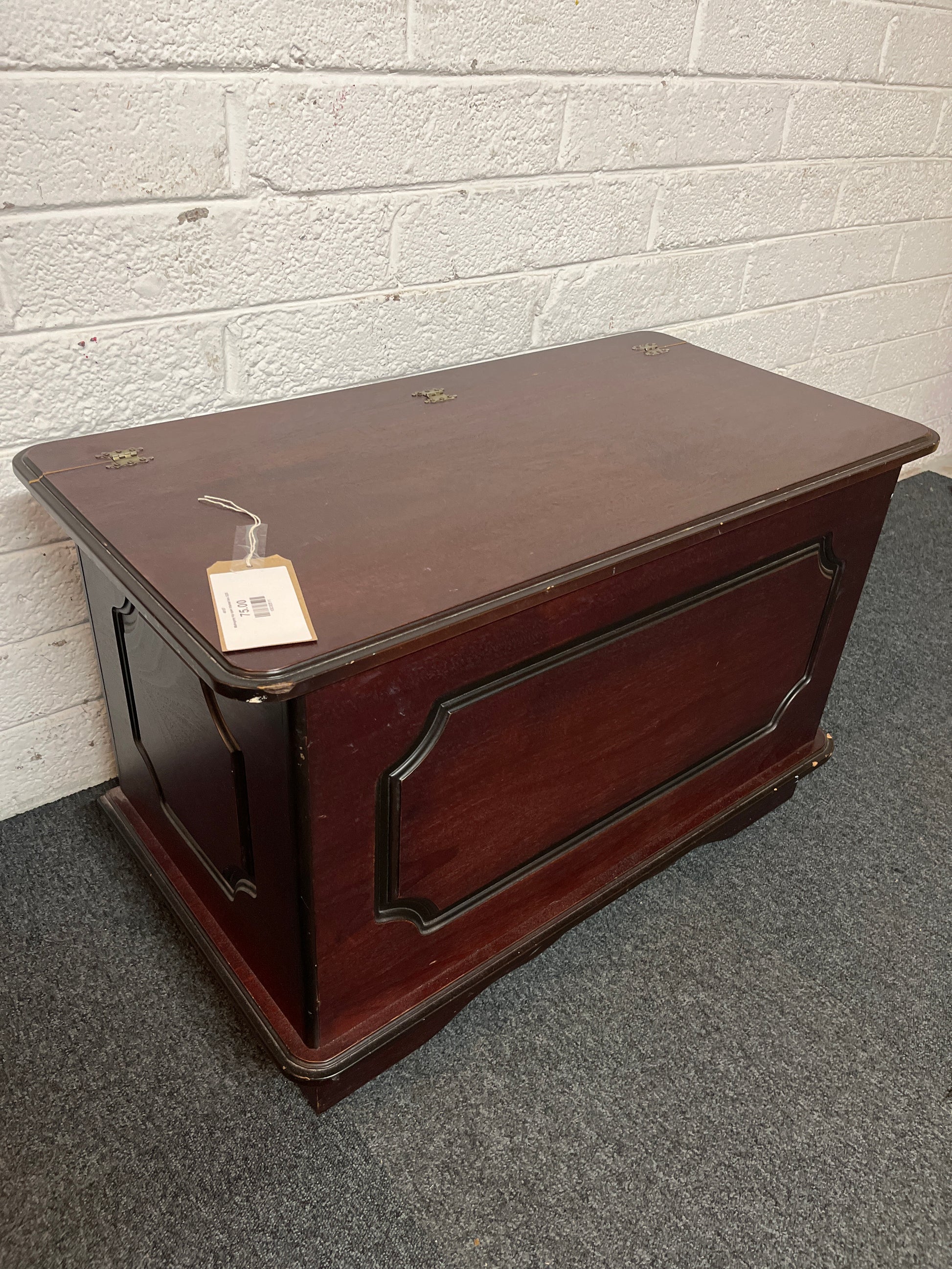 Mahogany top open blanket box 3225