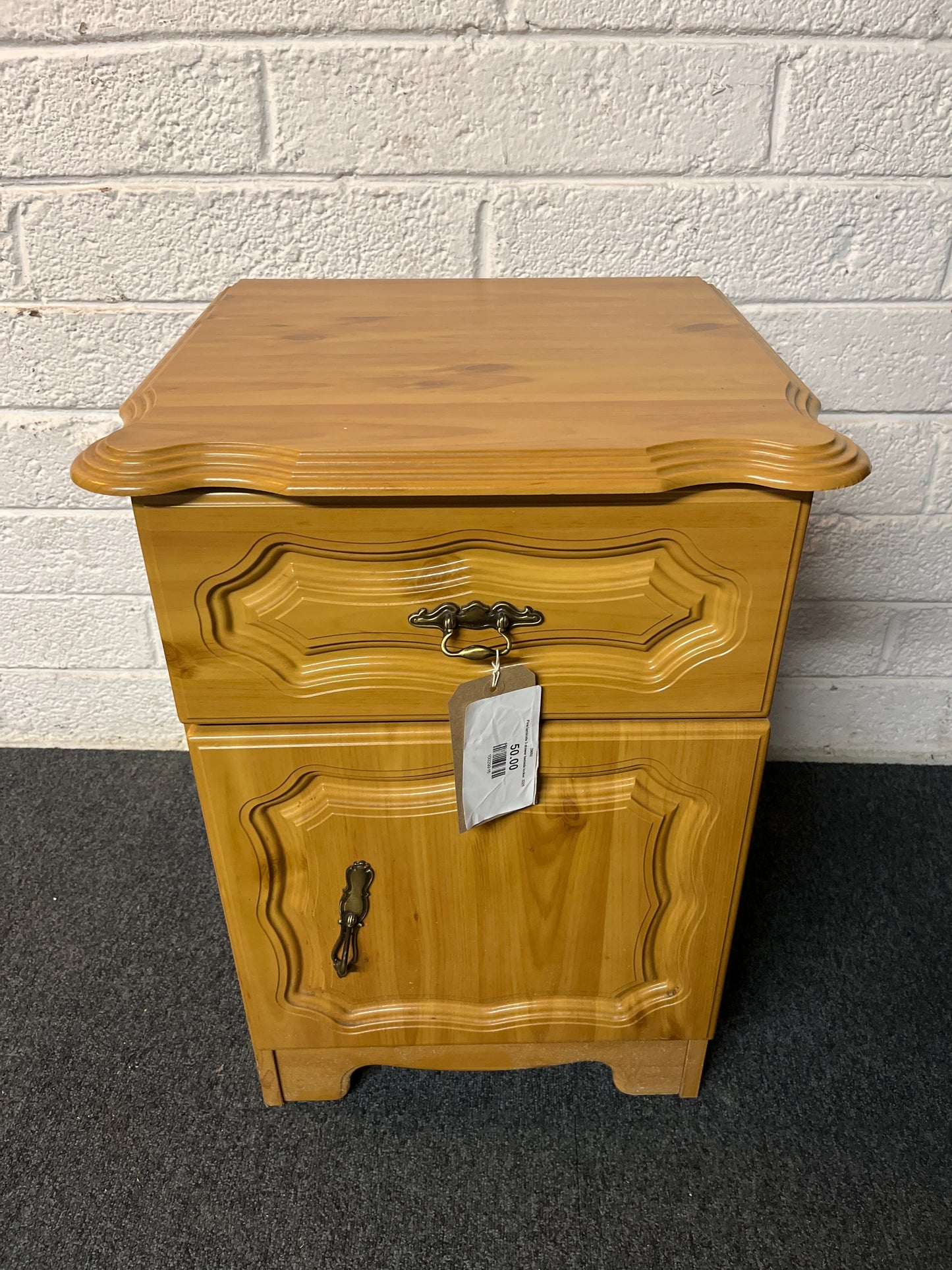 Pine laminate 3 drawer bedside locker  2225