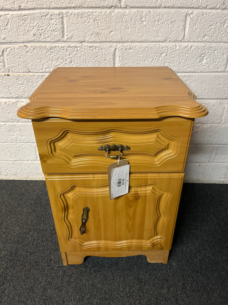 Pine laminate 3 drawer bedside locker  2225