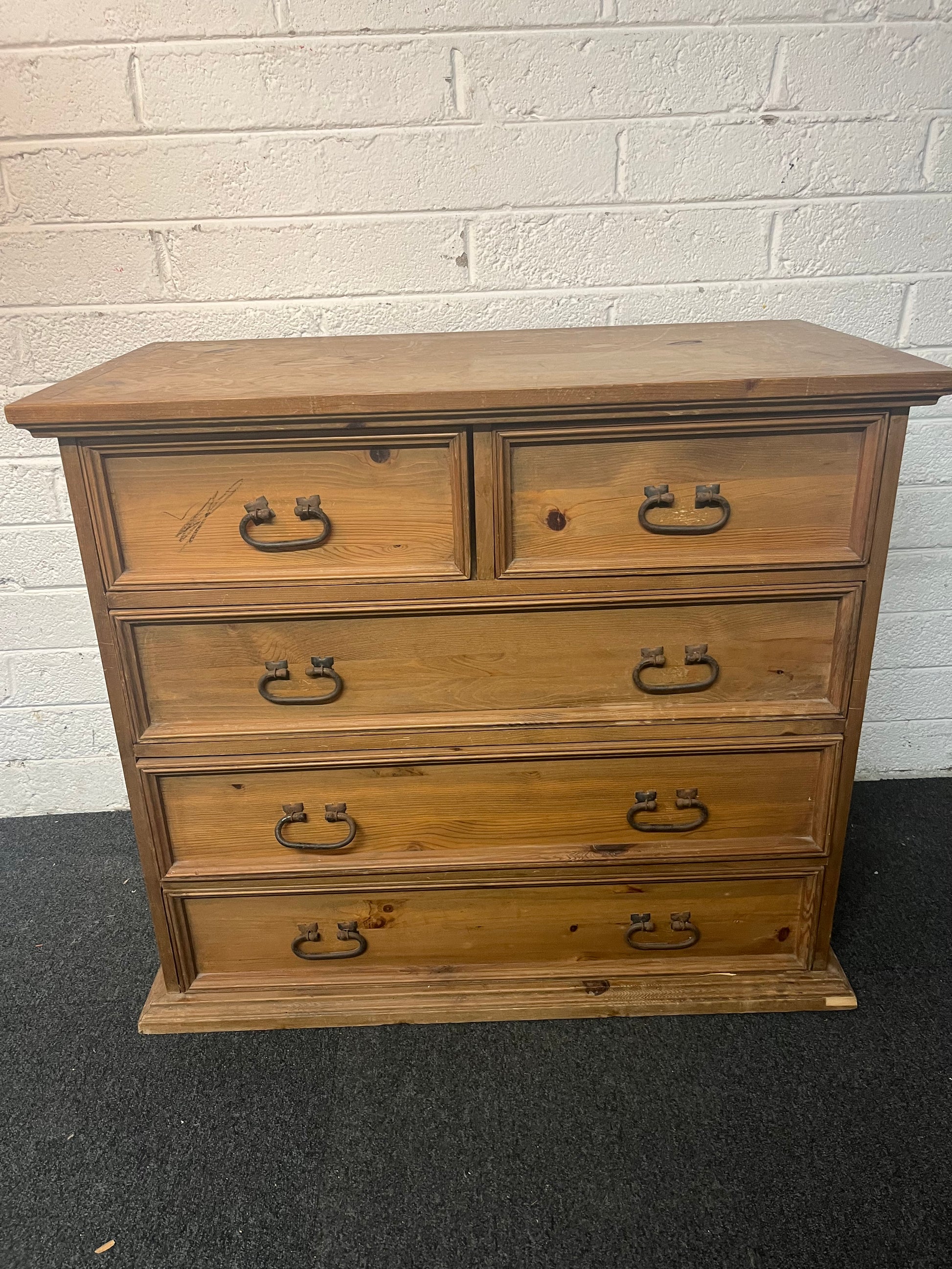 Corona waxed pine chest of drawers  (H 88 x W 103 x D 54 cm) 1325